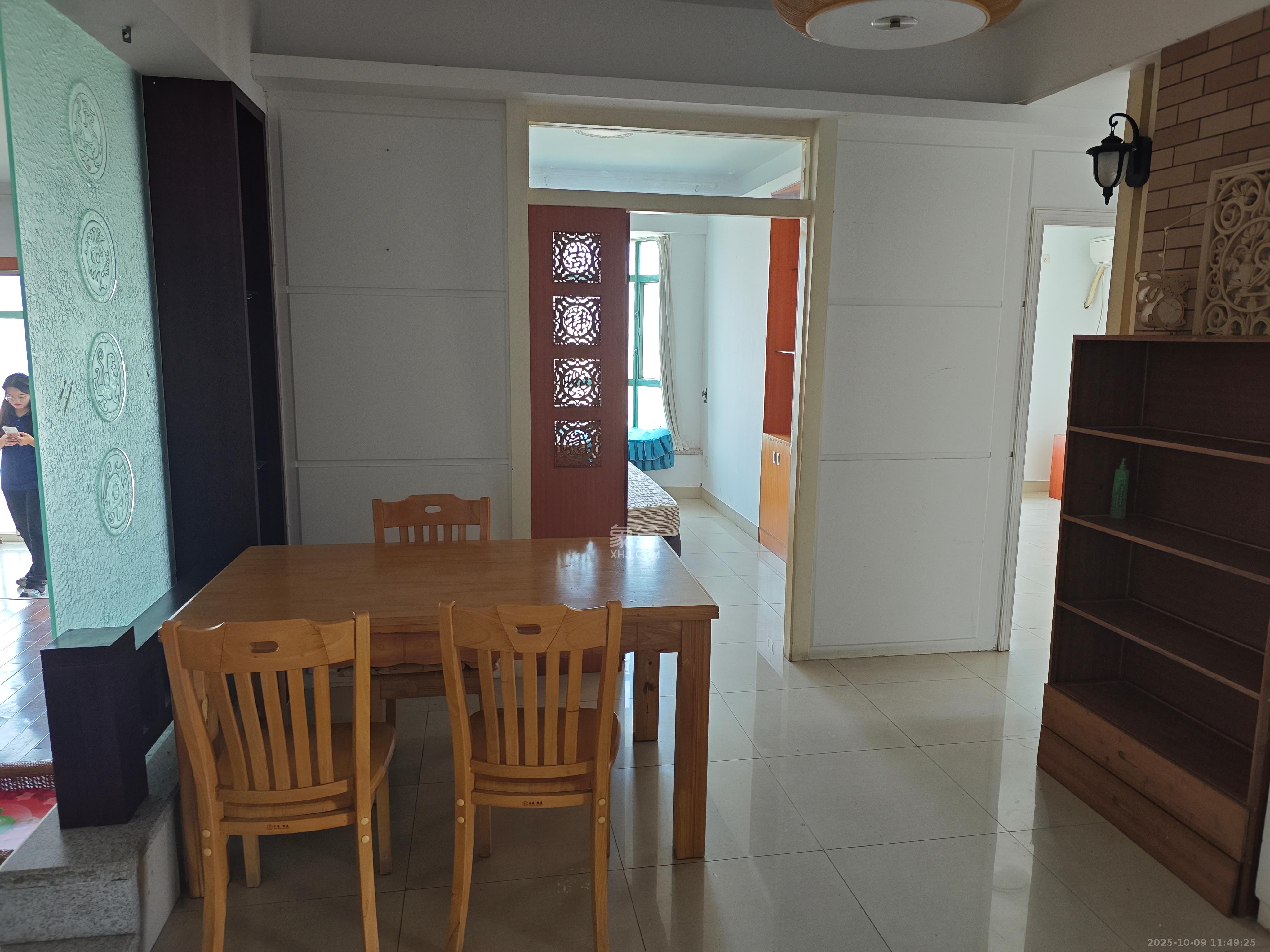 梦泽园 4室2厅2卫 4000.0元/月 梦泽园 4室2厅2卫 4000.0元/月室内图