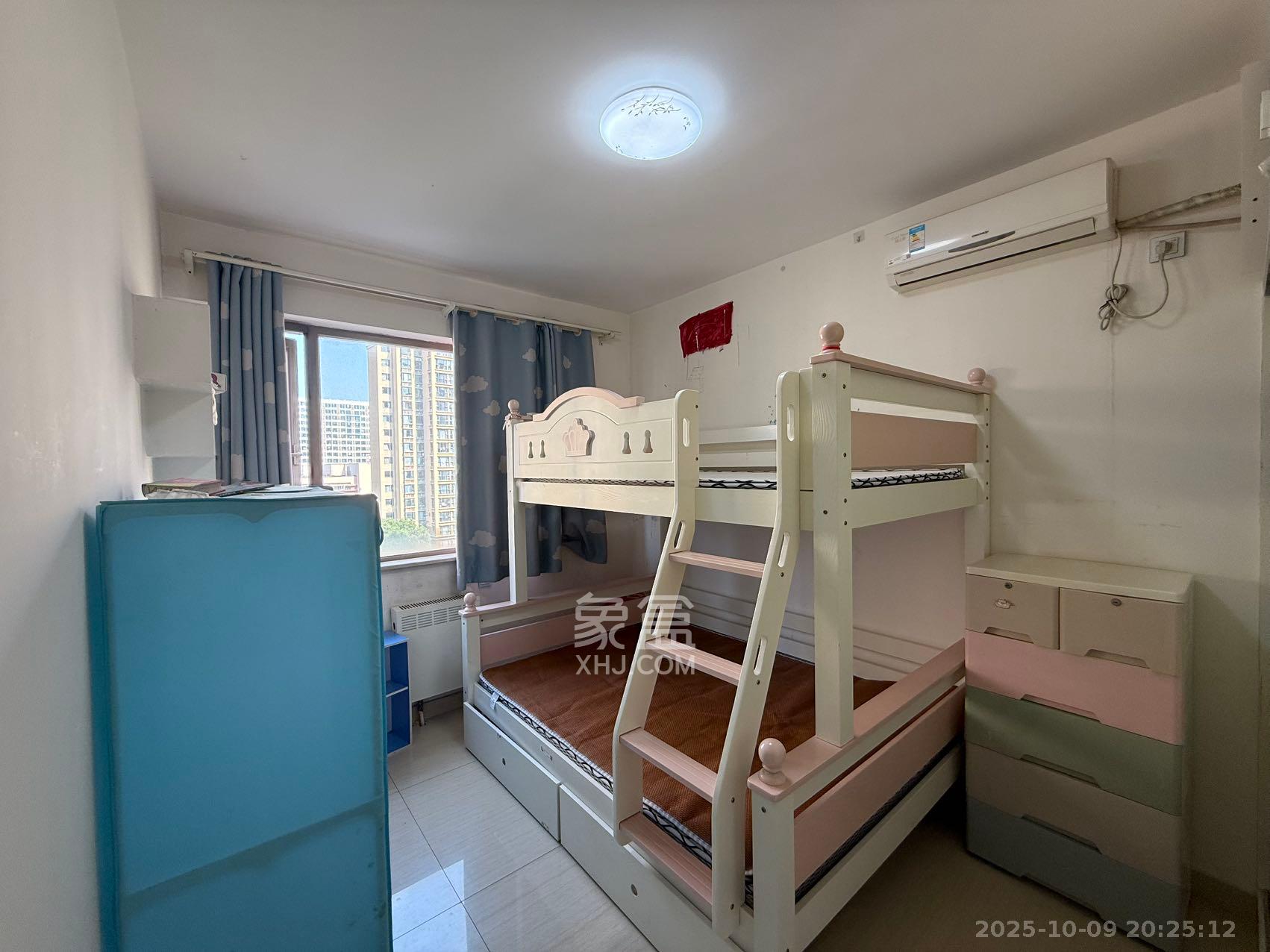 怡海星城  1室2厅1卫    1800.0元/月