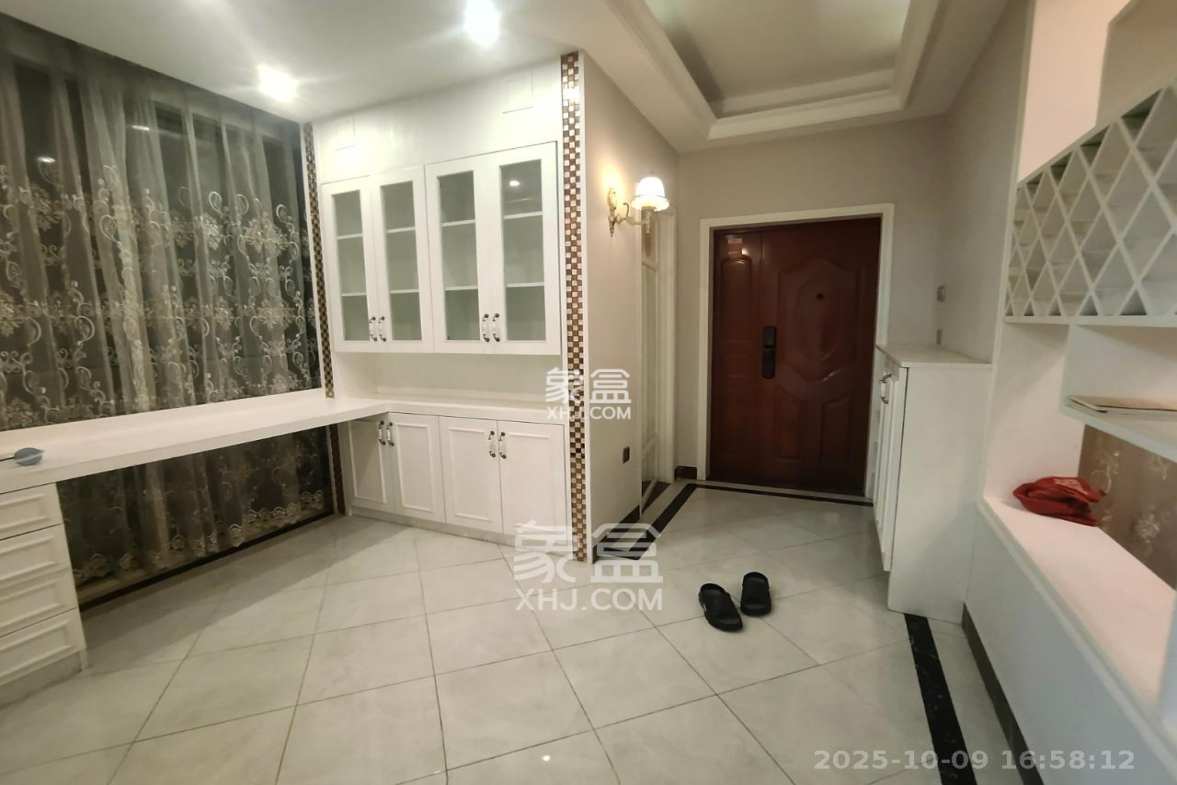 湘江世纪城赏江苑 3室2厅2卫 2700.0元/月 湘江世纪城赏江苑 3室2厅2卫 2700.0元/月室内图