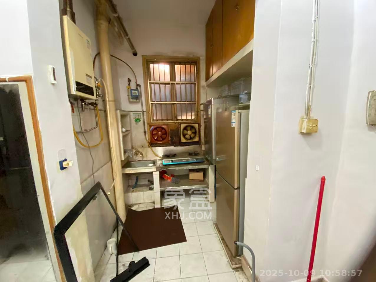 农机宿舍(省农机局大院宿舍) 1室1厅1卫 1000.0元/月 农机宿舍(省农机局大院宿舍) 1室1厅1卫 1000.0元/月室内图