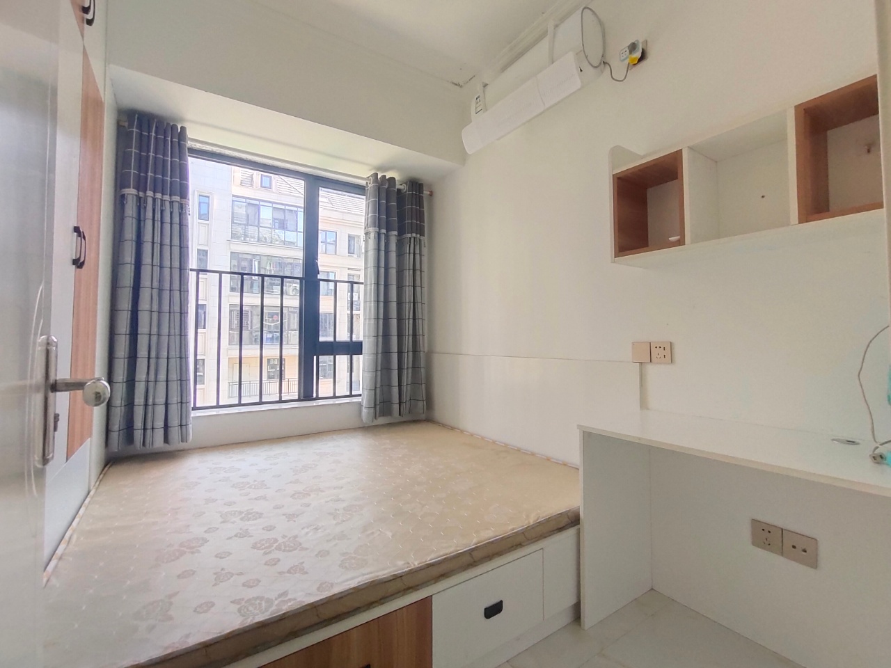 美的梧桐庄园  1室0厅0卫    1600.0元/月 美的梧桐庄园  1室0厅0卫    1600.0元/月室内图