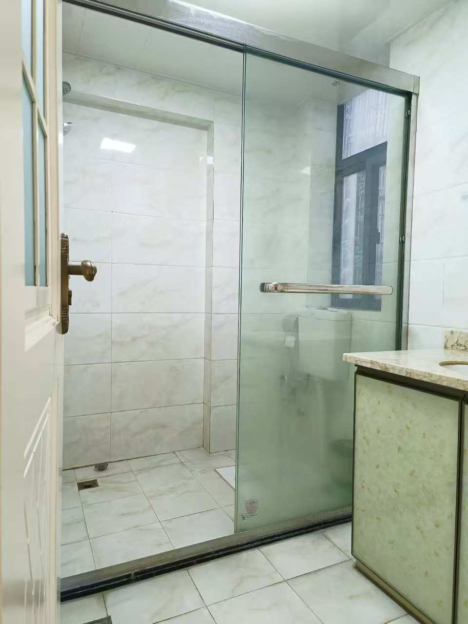 环强御景湾  3室2厅1卫    2600.0元/月
