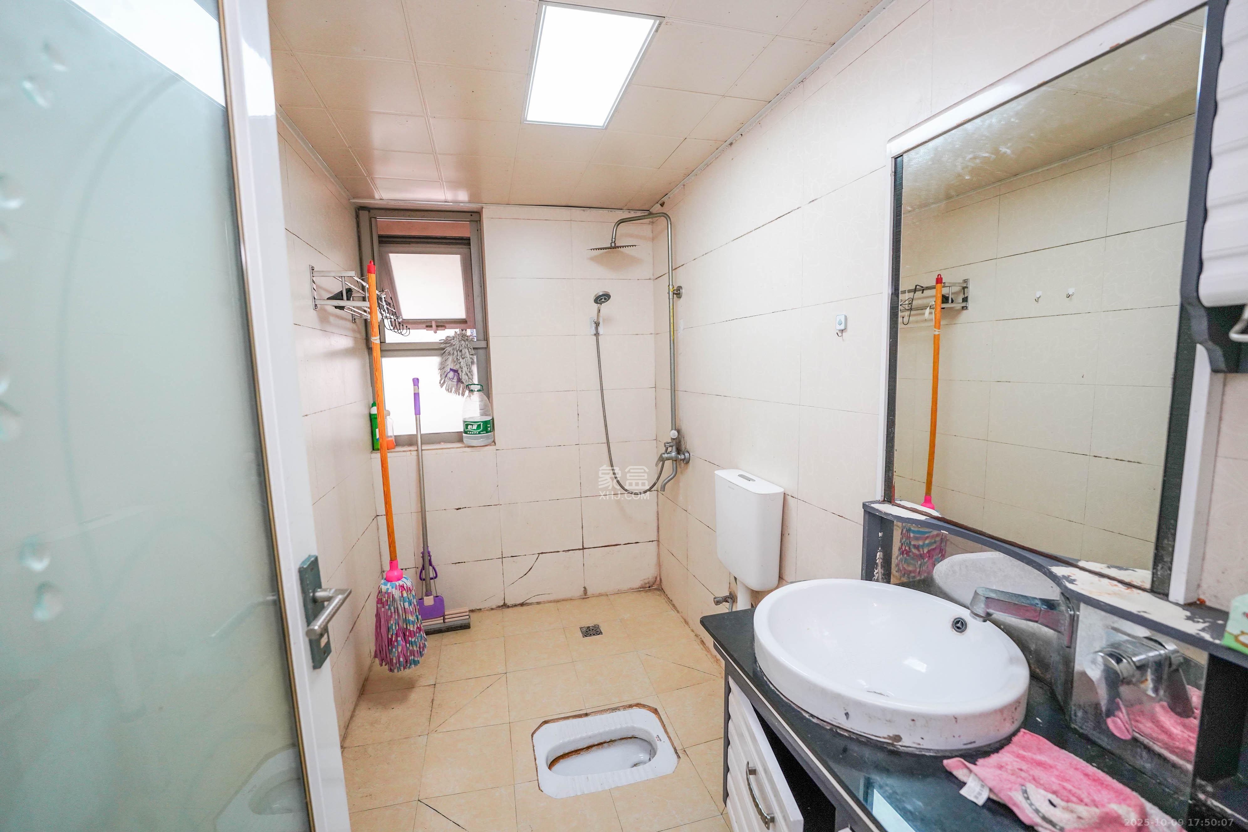 怡海星城  3室2厅2卫    57.0万其他