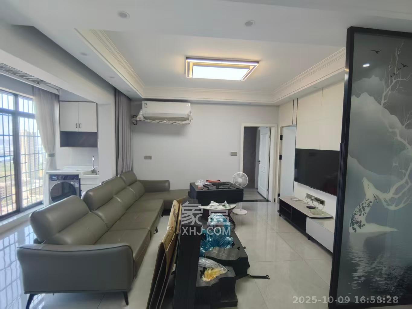 紫华郡 3室2厅2卫 2100.0元/月 紫华郡 3室2厅2卫 2100.0元/月室内图