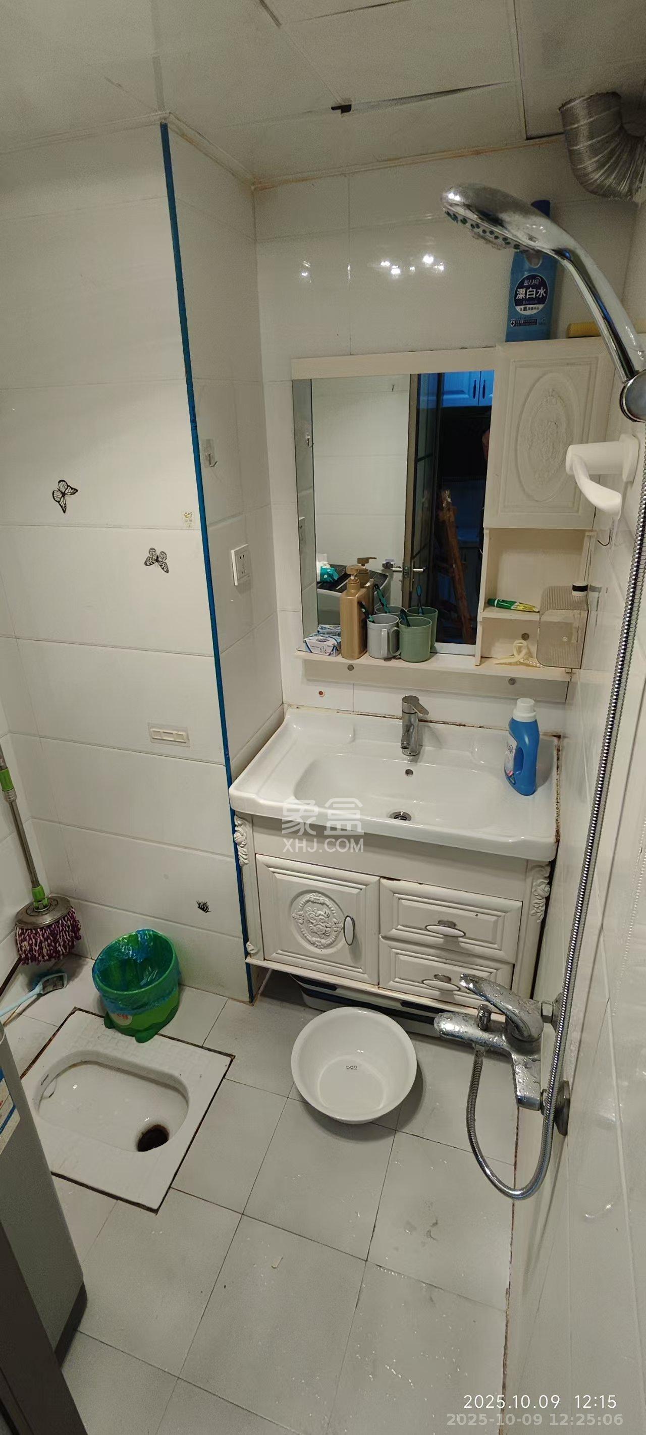 英郡年华  1室1厅1卫    1400.0元/月室内图