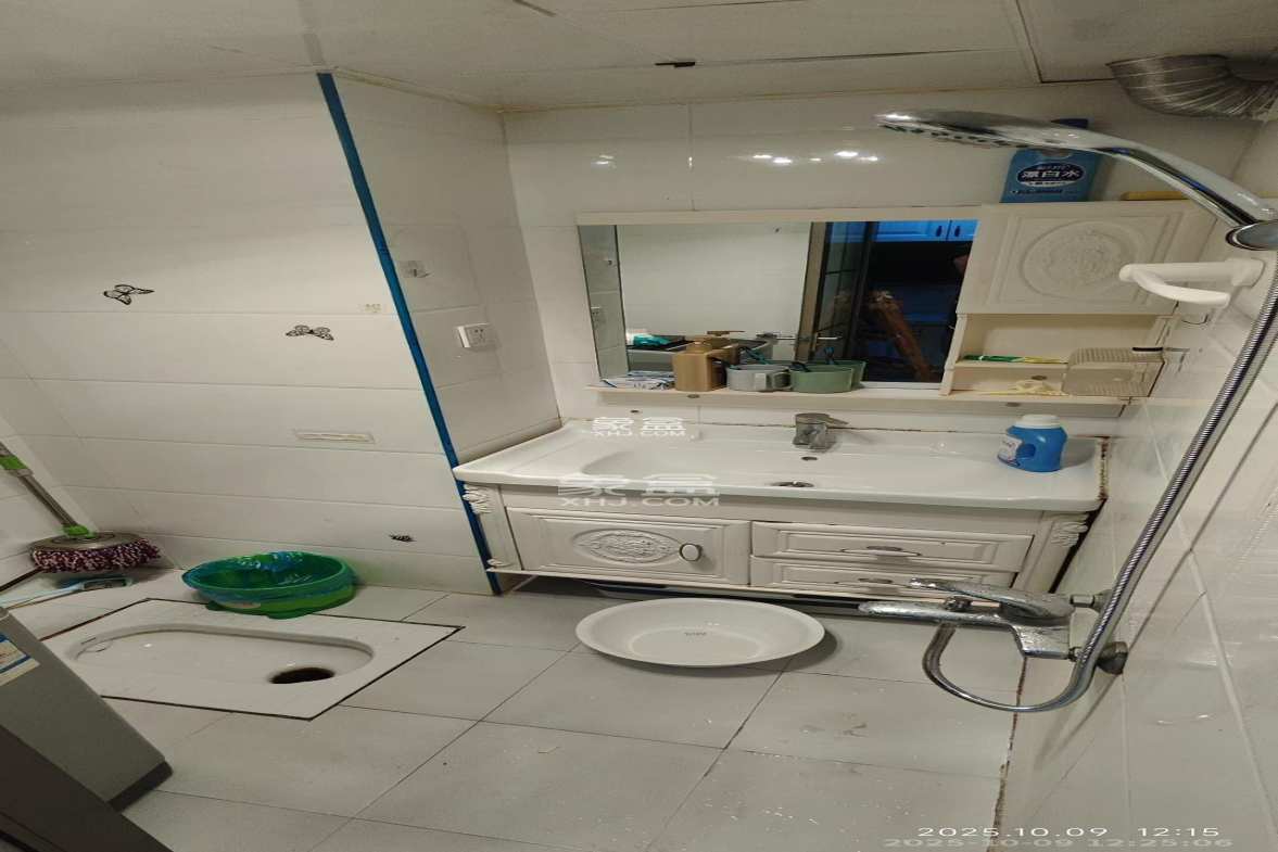 英郡年华 1室1厅1卫 1400.0元/月 英郡年华 1室1厅1卫 1400.0元/月室内图