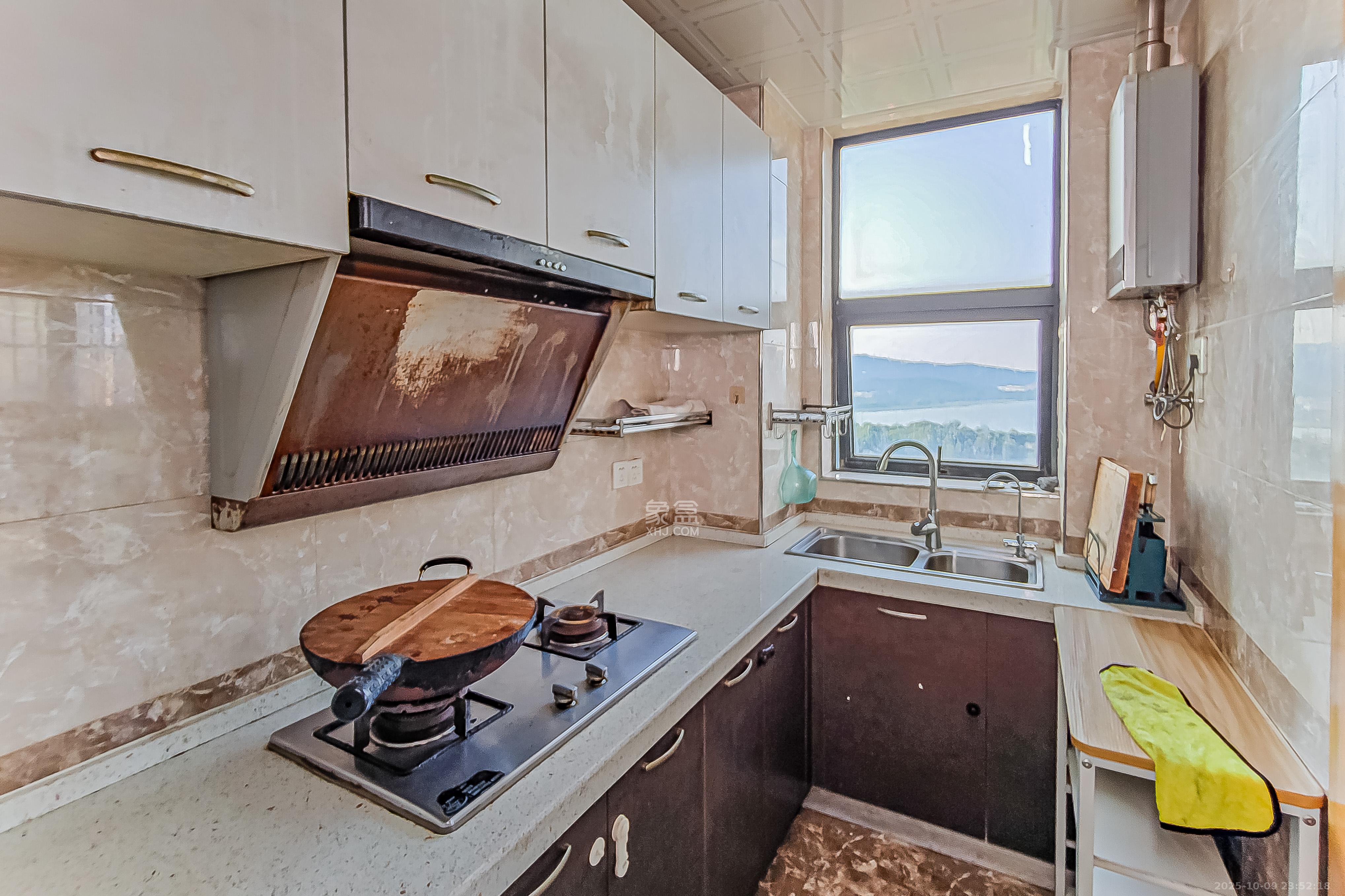 乾城(兴旺乾城) 3室2厅1卫 76.8万 乾城(兴旺乾城) 3室2厅1卫 76.8万厨房