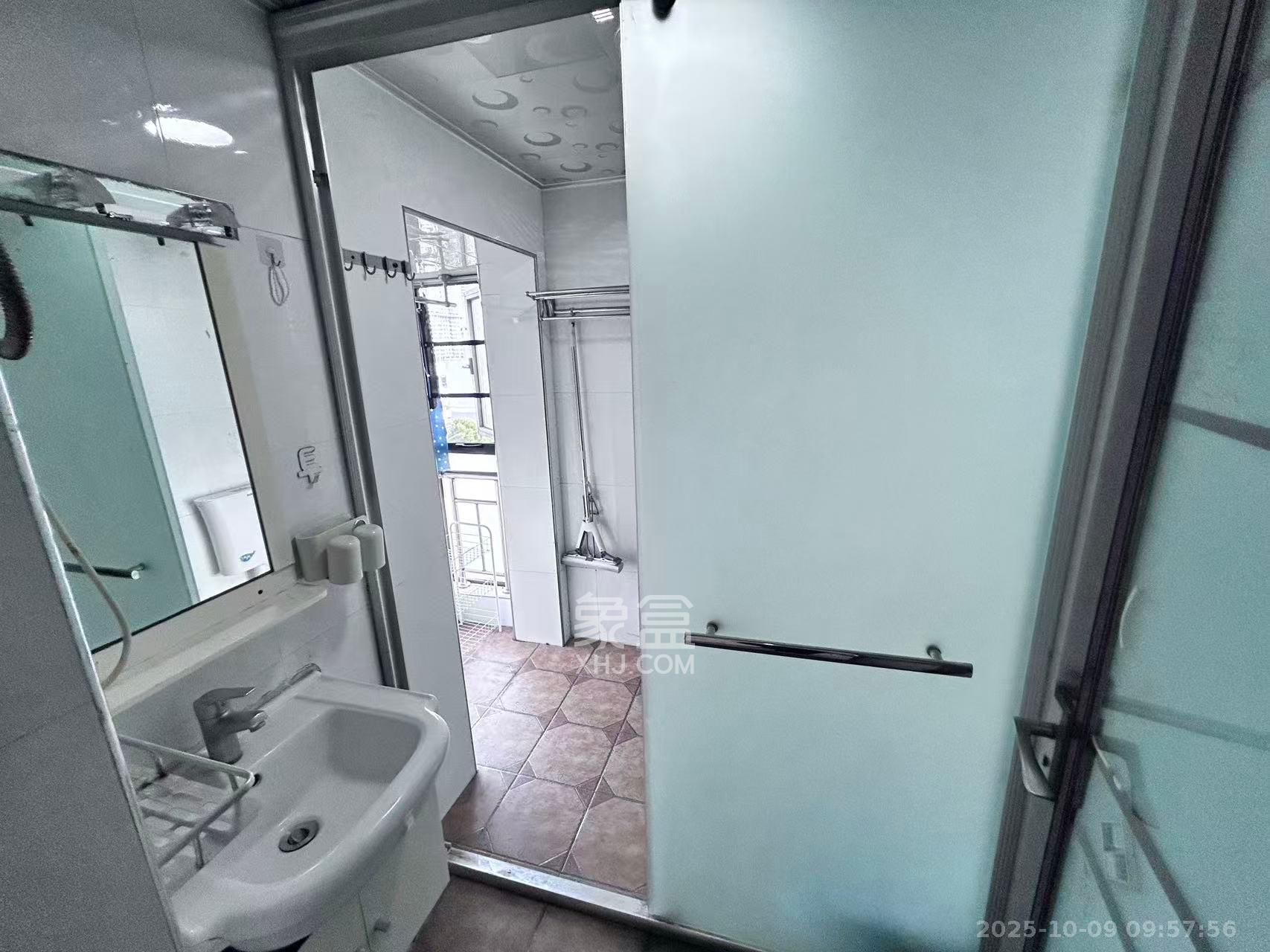 长盛岚庭 3室2厅1卫 2000.0元/月 长盛岚庭 3室2厅1卫 2000.0元/月室内图