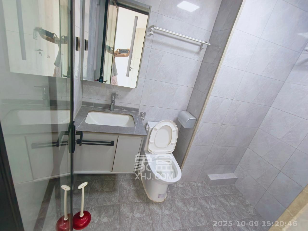 建发央著 3室2厅2卫 3300.0元/月 建发央著 3室2厅2卫 3300.0元/月室内图