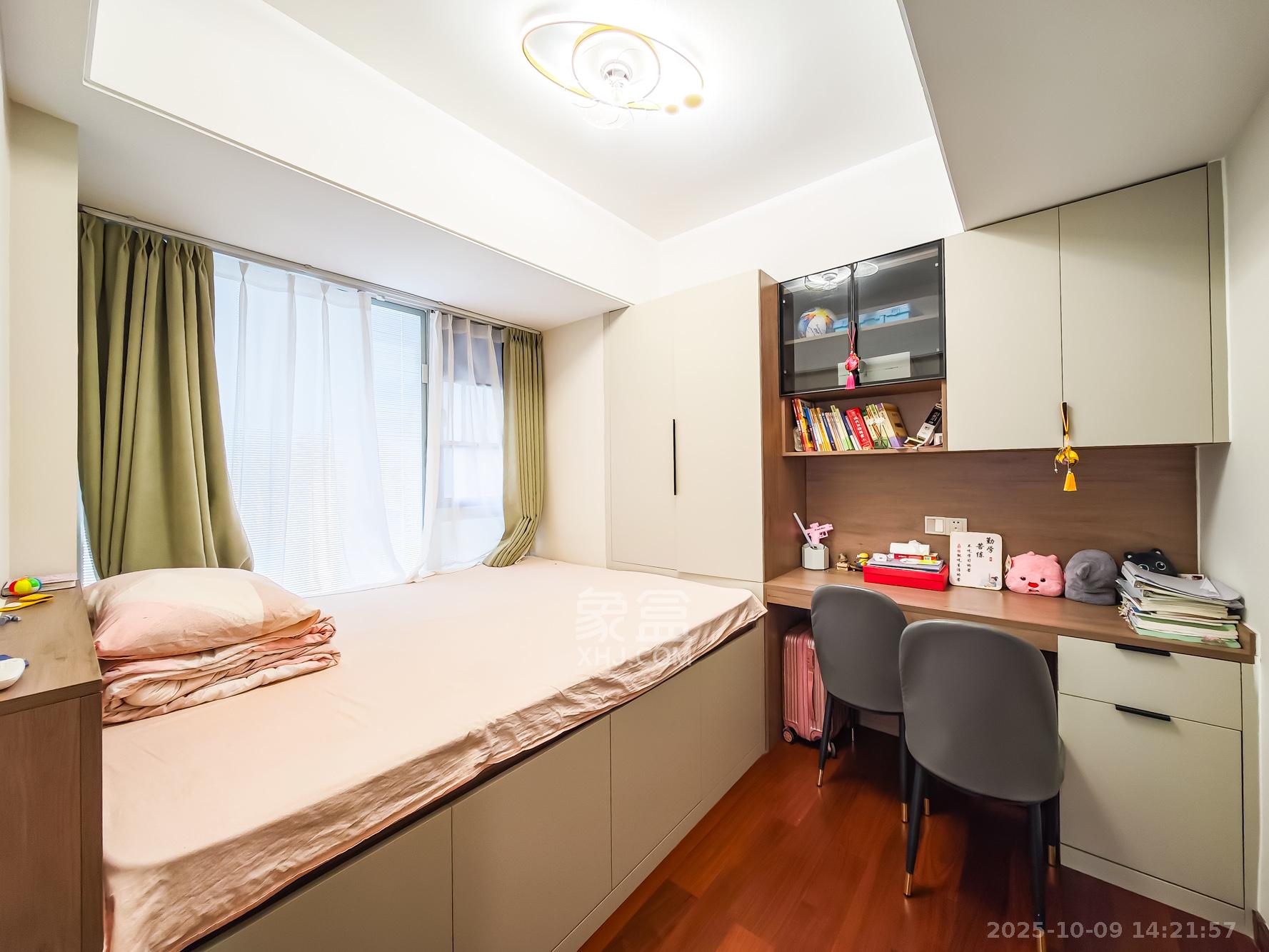 中欣楚天御府E区 3室2厅2卫 140.0万 中欣楚天御府E区 3室2厅2卫 140.0万卧室