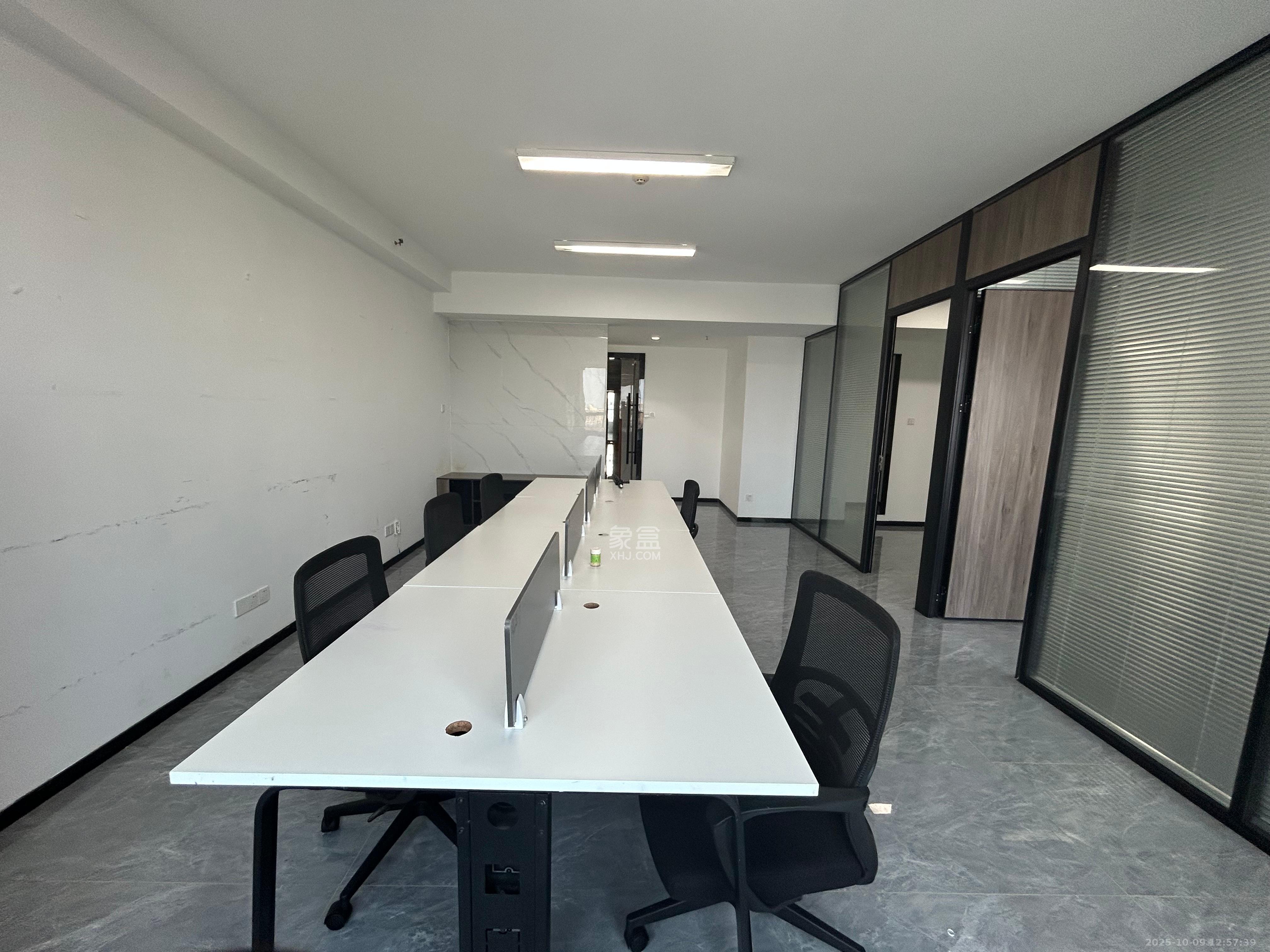 世景国际广场 1室1厅1卫 5500.0元/月 世景国际广场 1室1厅1卫 5500.0元/月室内图