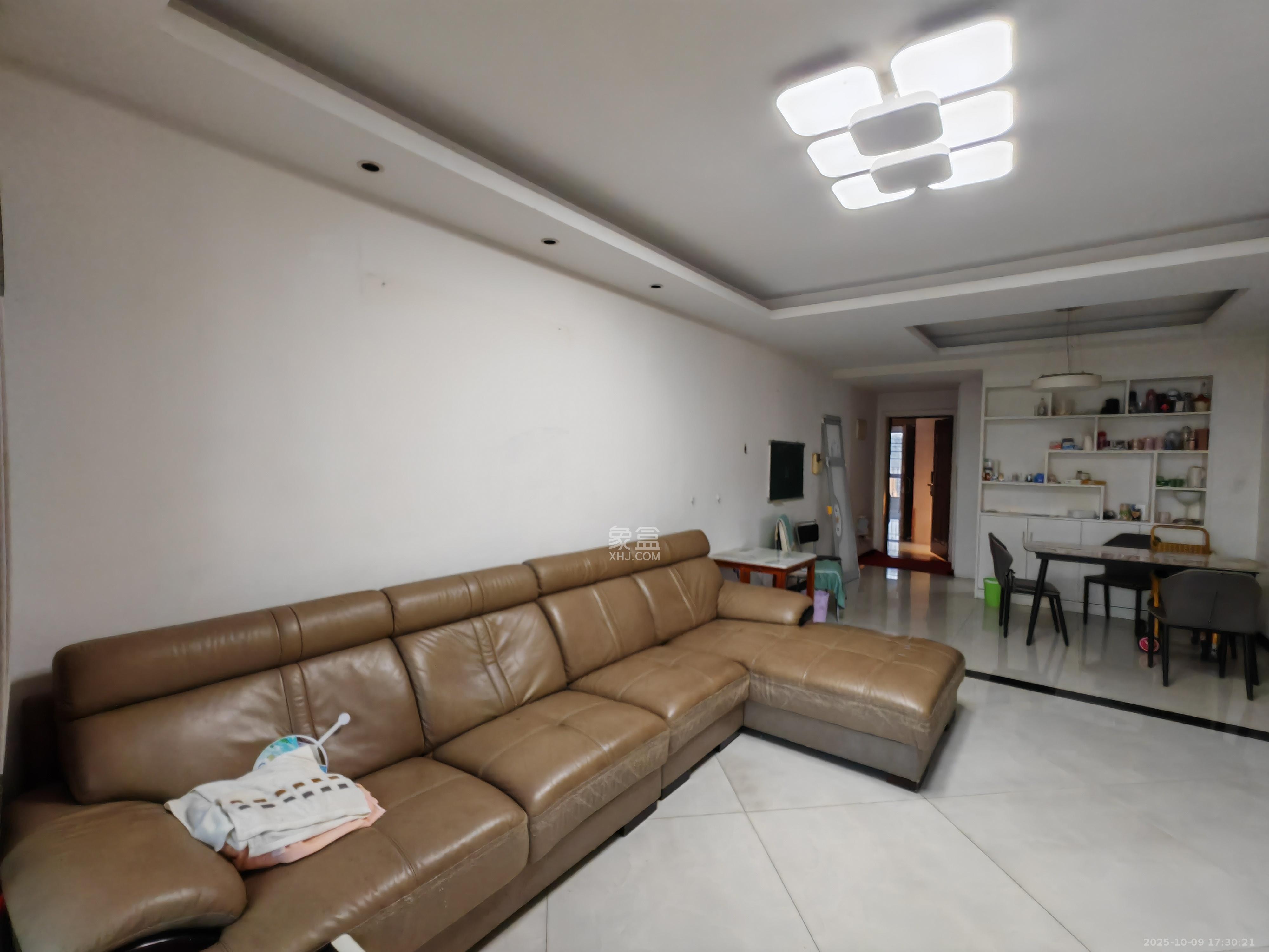 华润凤凰城三期 3室2厅1卫 2200.0元/月 华润凤凰城三期 3室2厅1卫 2200.0元/月室内图