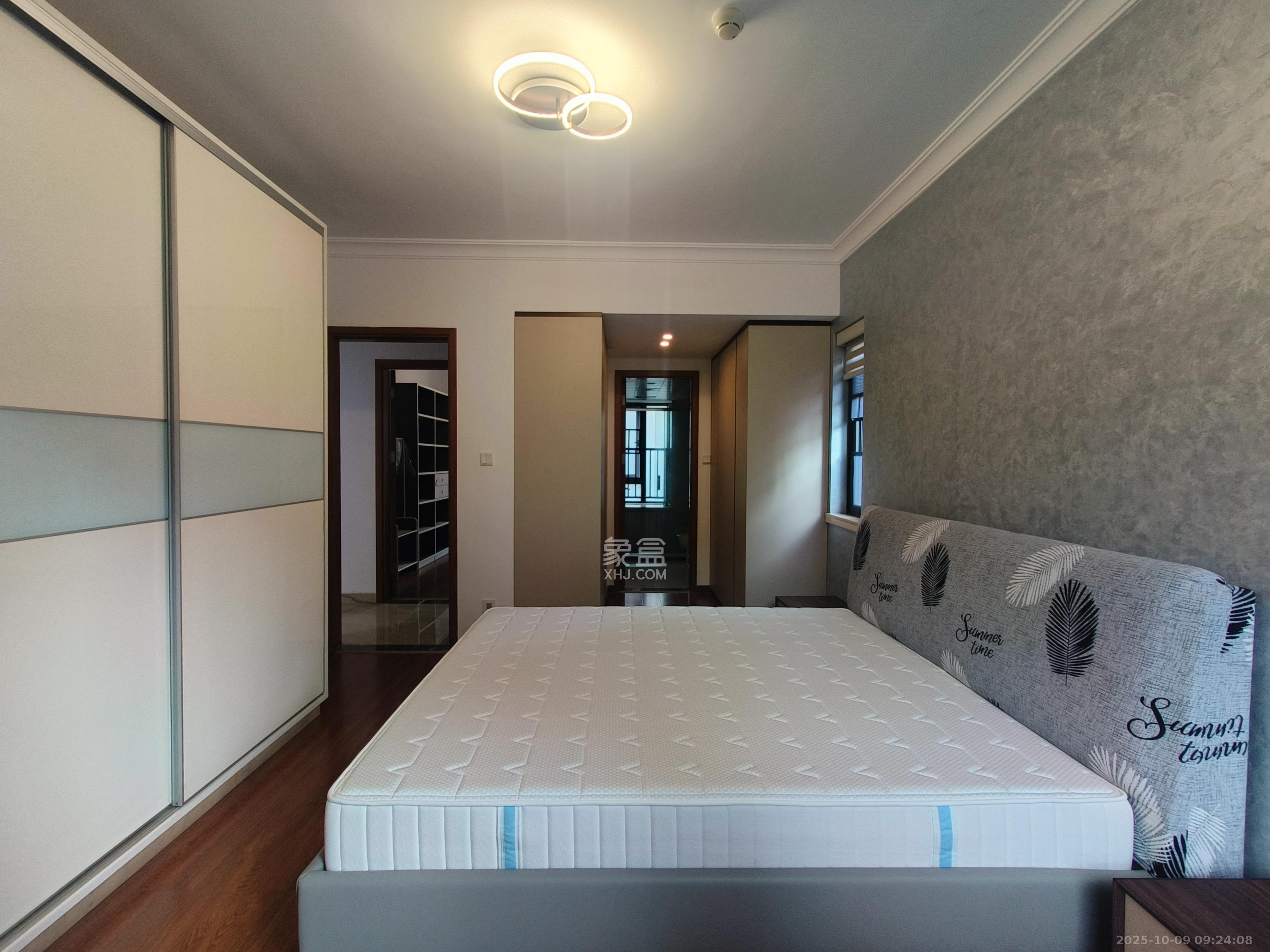 珠江好世界  4室2厅2卫    3600.0元/月室内图