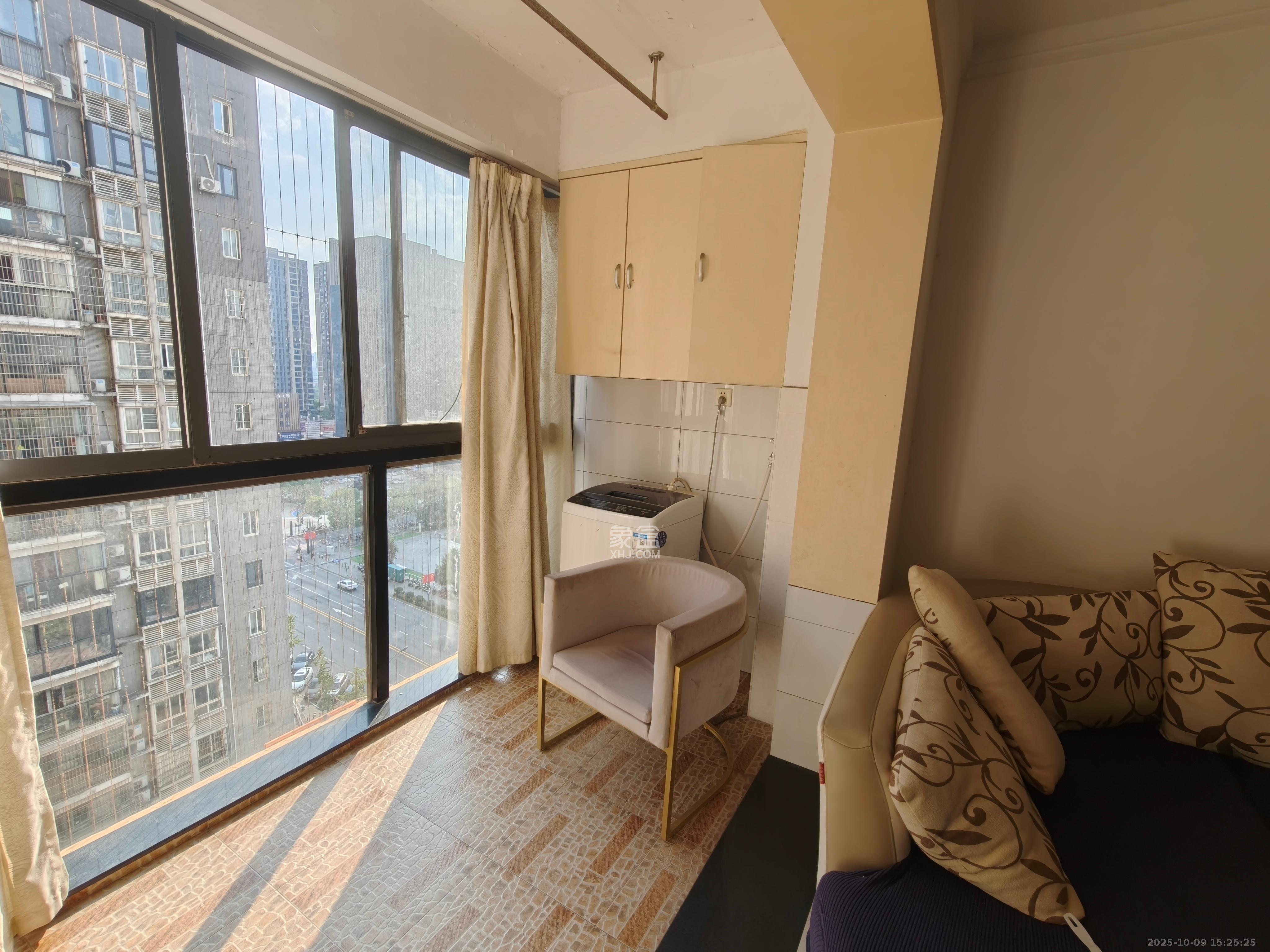 尚都花园城  1室2厅1卫    1700.0元/月室内图