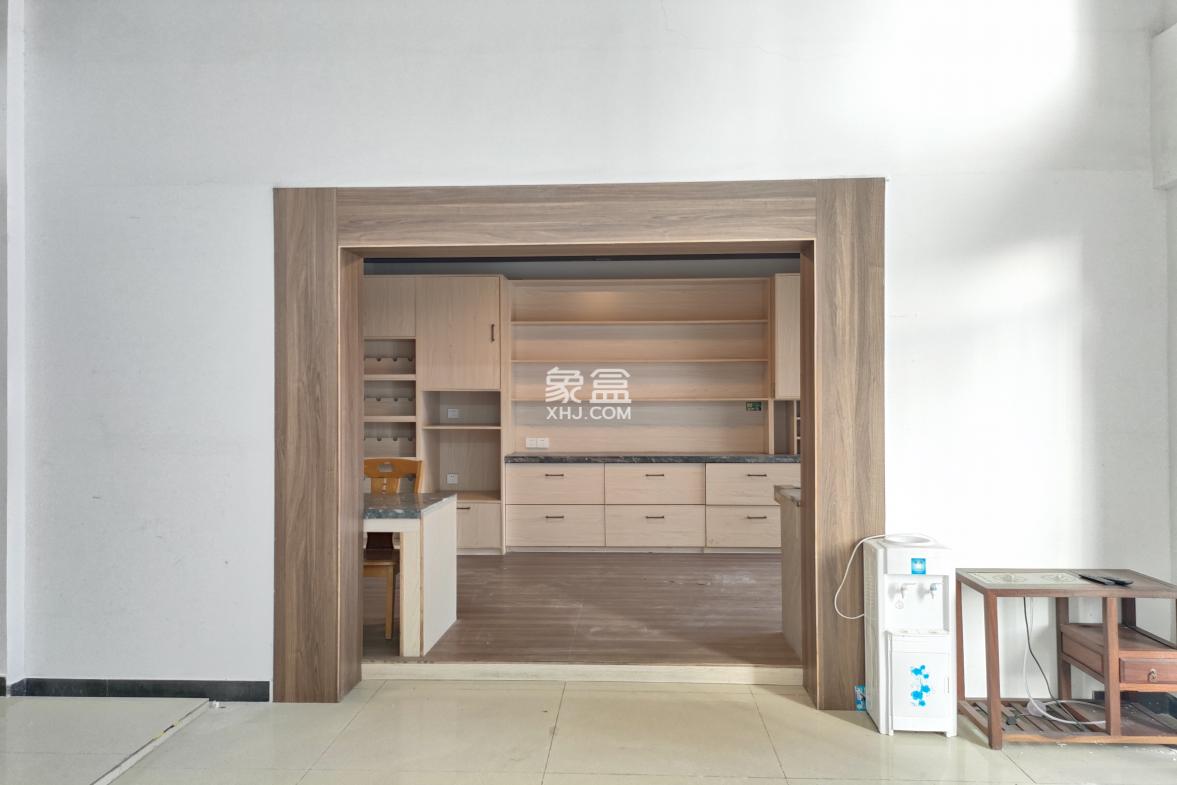 汇锦名城 5室2厅2卫 4800.0元/月 汇锦名城 5室2厅2卫 4800.0元/月室内图