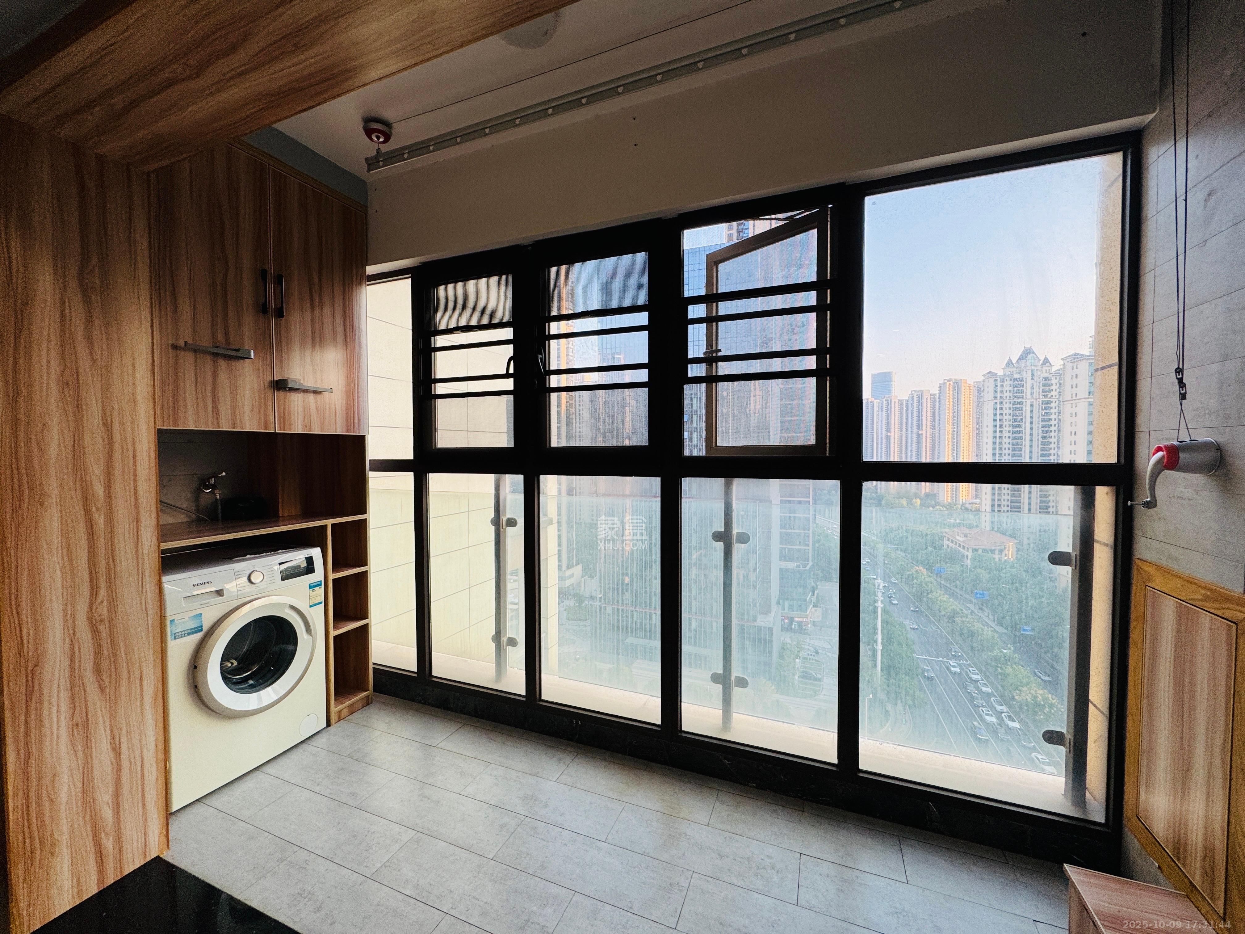 南山雍江汇(滨江国际新城) 3室2厅1卫 3500.0元/月 南山雍江汇(滨江国际新城) 3室2厅1卫 3500.0元/月室内图