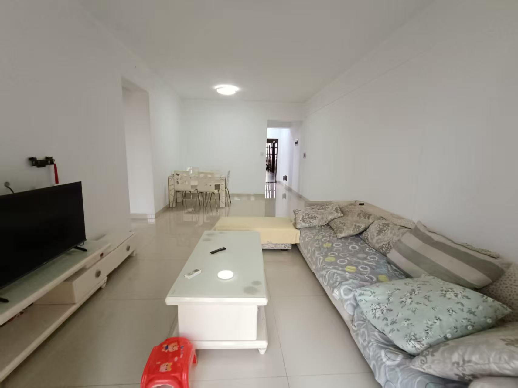 滨江绿都 2室2厅1卫 2100.0元/月 滨江绿都 2室2厅1卫 2100.0元/月室内图