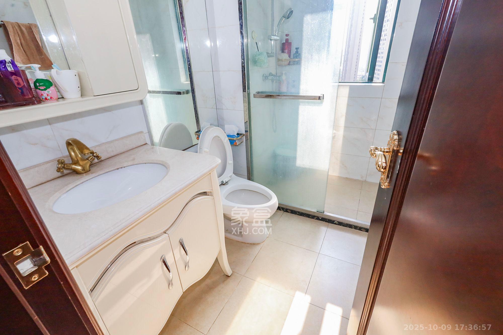 恒大御景湾  4室2厅2卫    4000.0元/月室内图