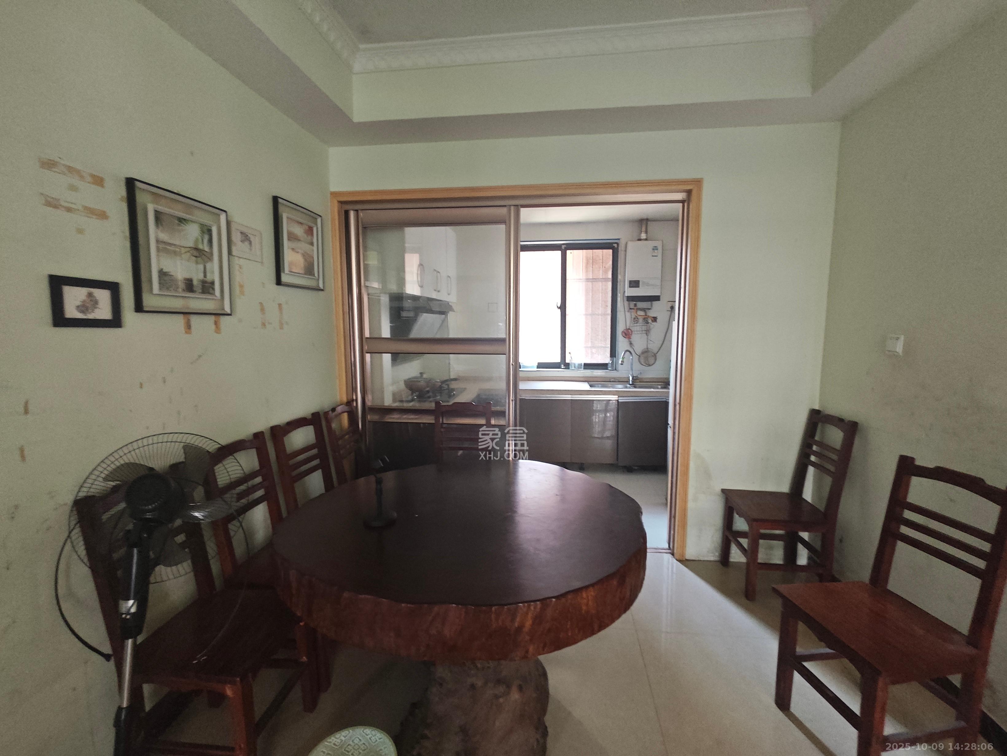 龙吉湾小区（龙瑞尚苑）  2室2厅1卫    1700.0元/月室内图