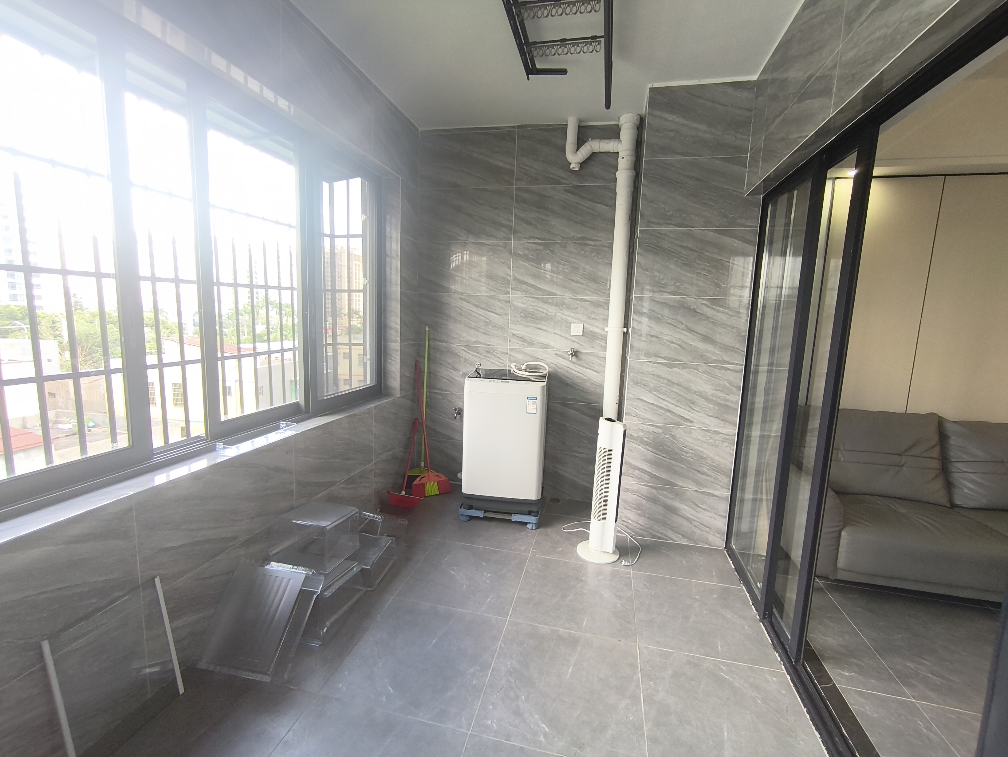 滨江佳苑 4室2厅2卫 2800.0元/月 滨江佳苑 4室2厅2卫 2800.0元/月室内图