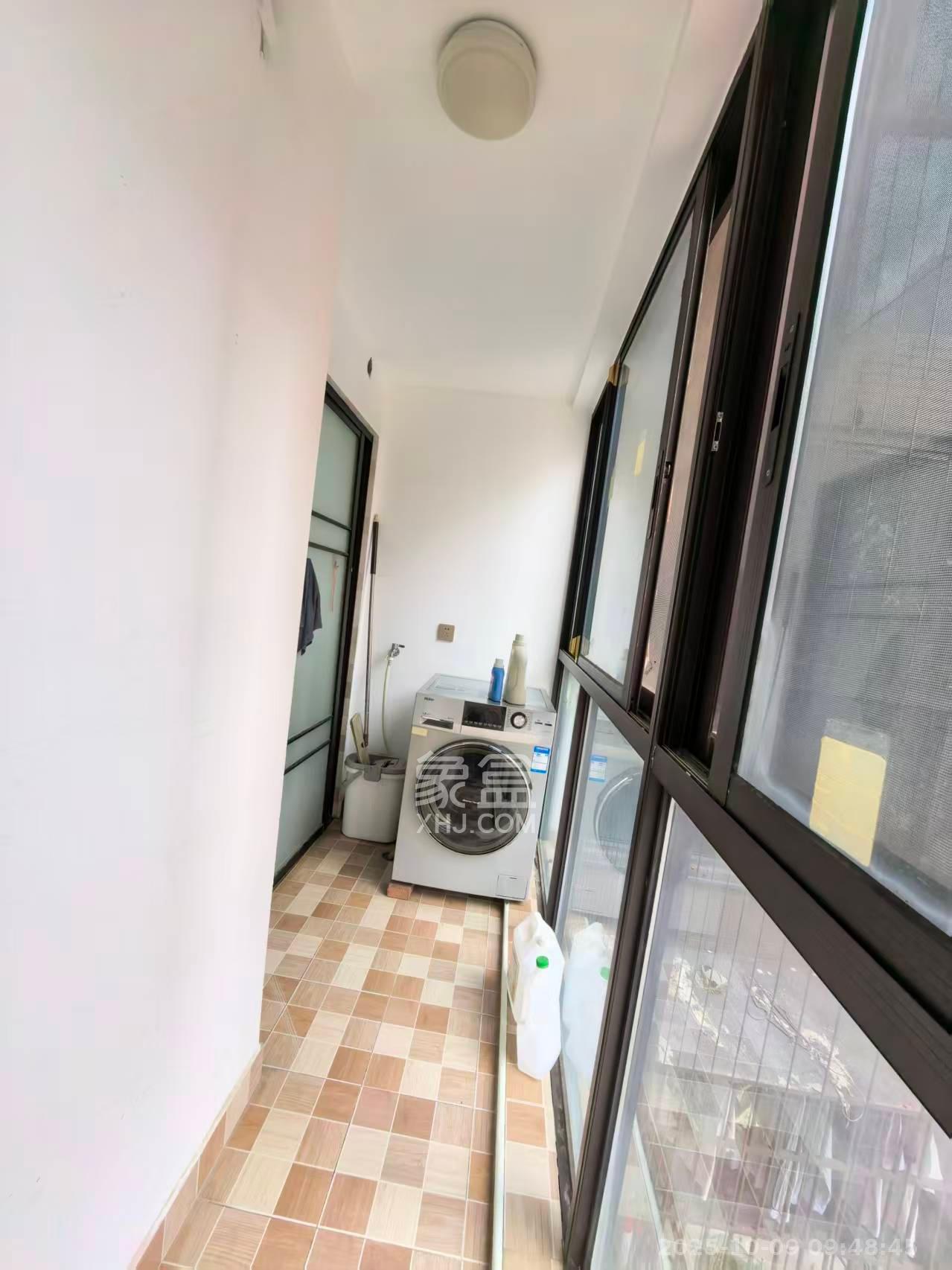 乾源国际  4室2厅2卫    2300.0元/月室内图