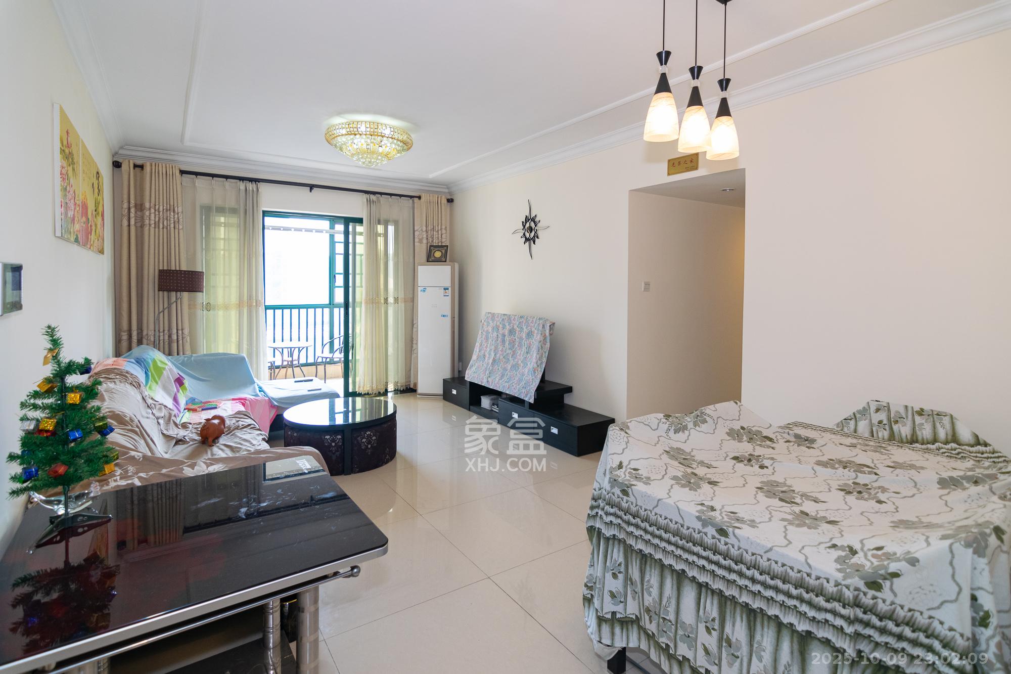 富基世纪公园 4室2厅1卫 65.0万 富基世纪公园 4室2厅1卫 65.0万客厅