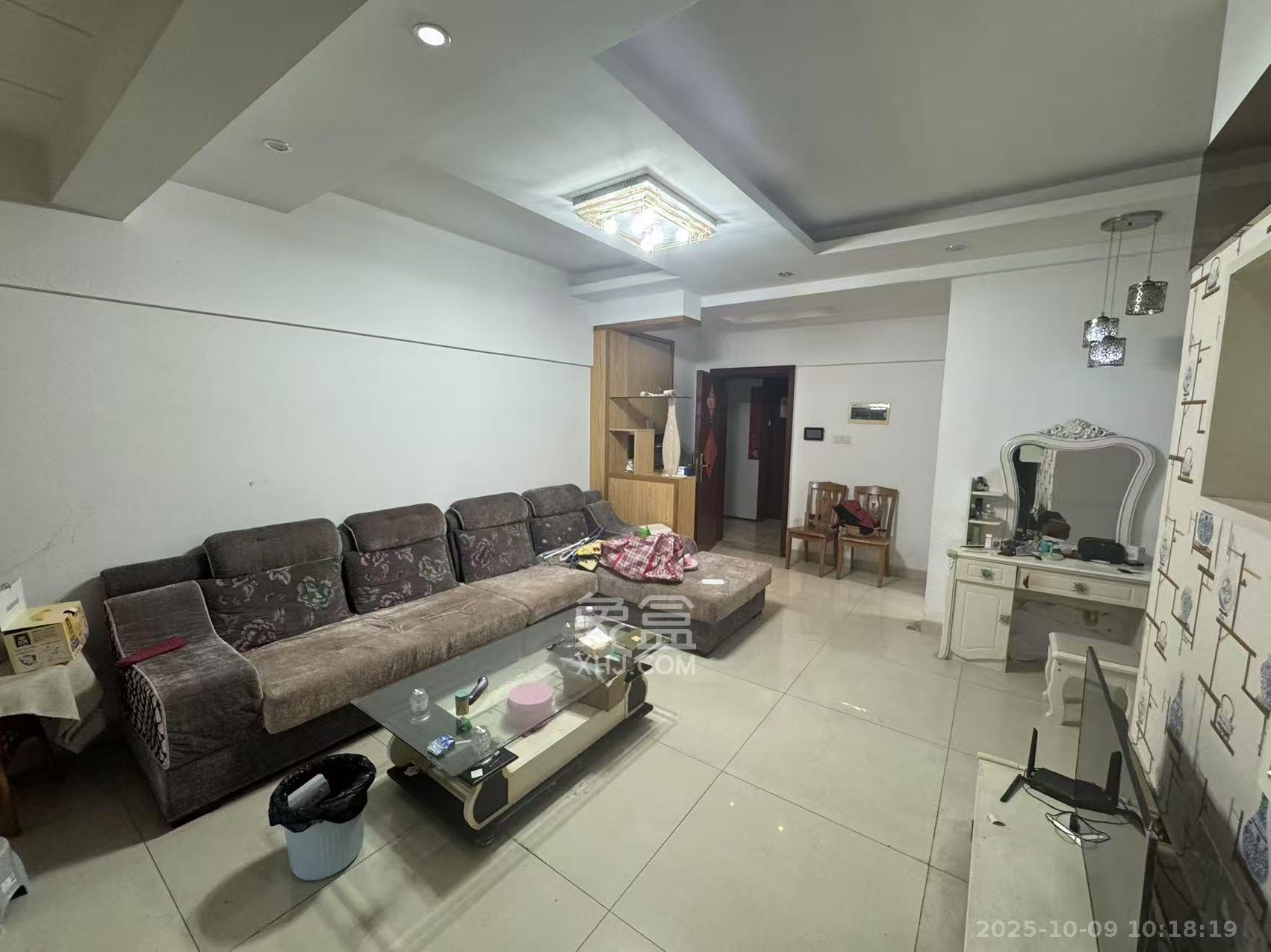 东怡外国（南湖一号)  1室1厅1卫    2200.0元/月室内图