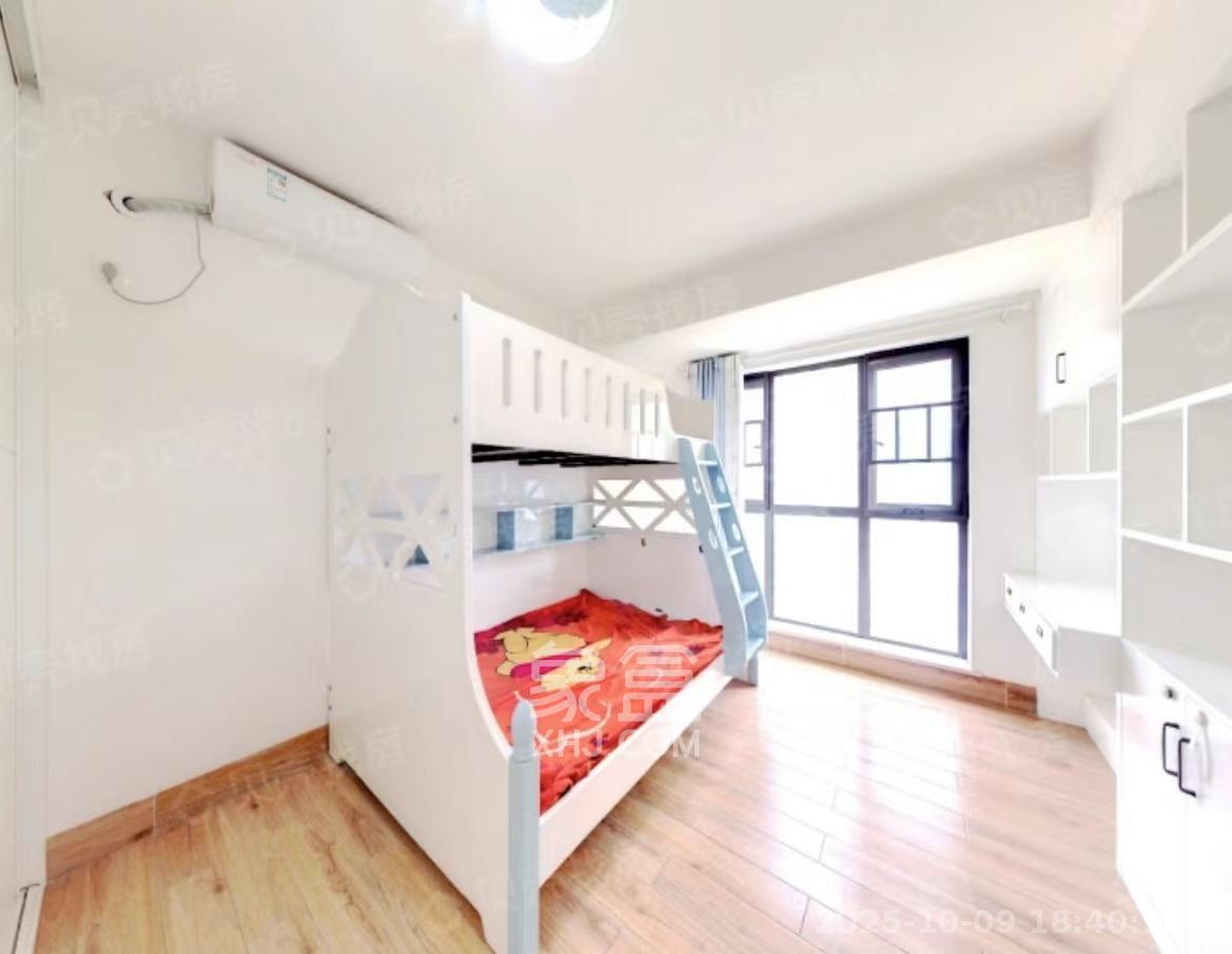 绿地新都会  3室2厅1卫    2300.0元/月室内图