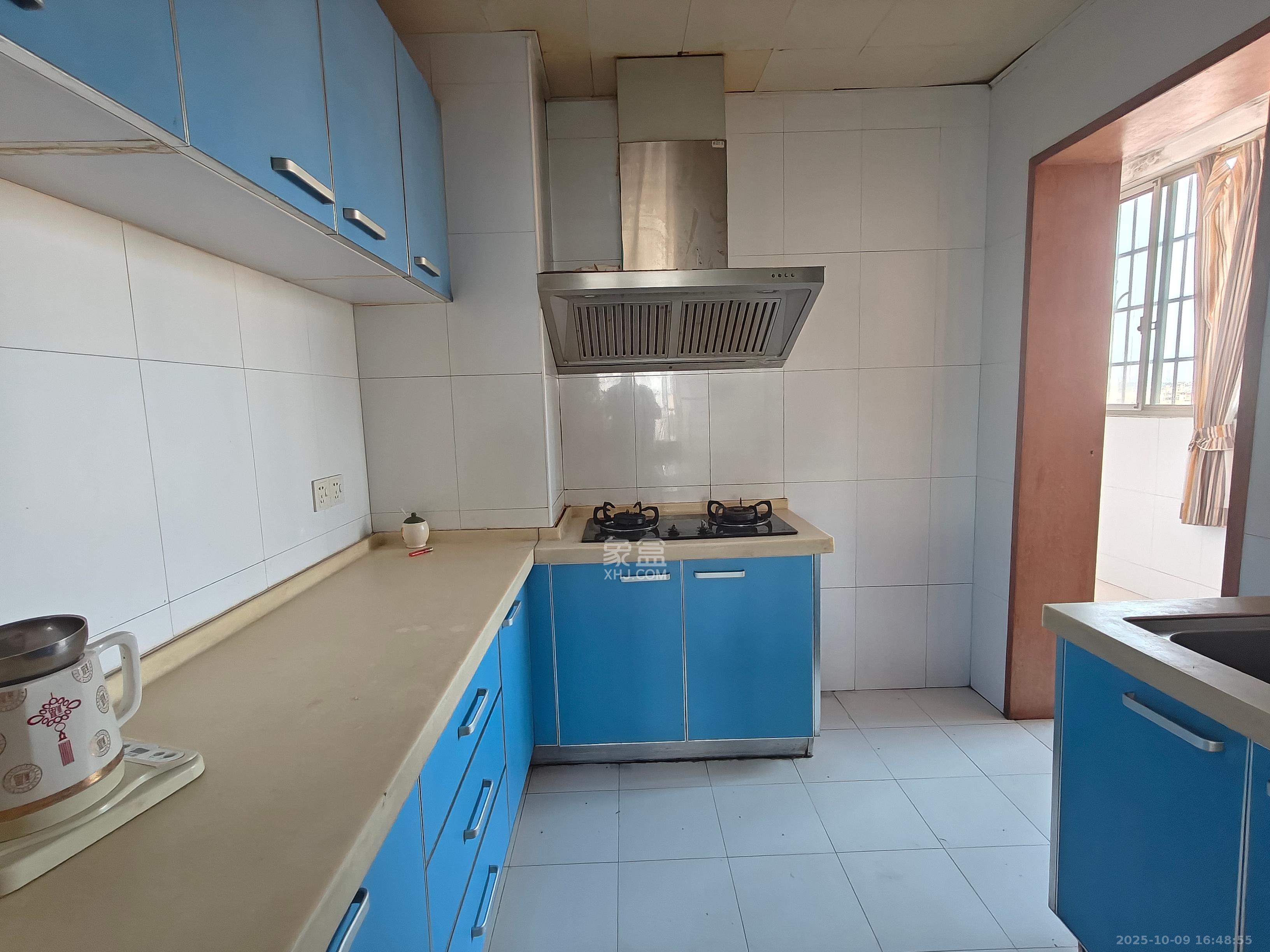 湘楚家园 3室2厅2卫 1700.0元/月 湘楚家园 3室2厅2卫 1700.0元/月室内图