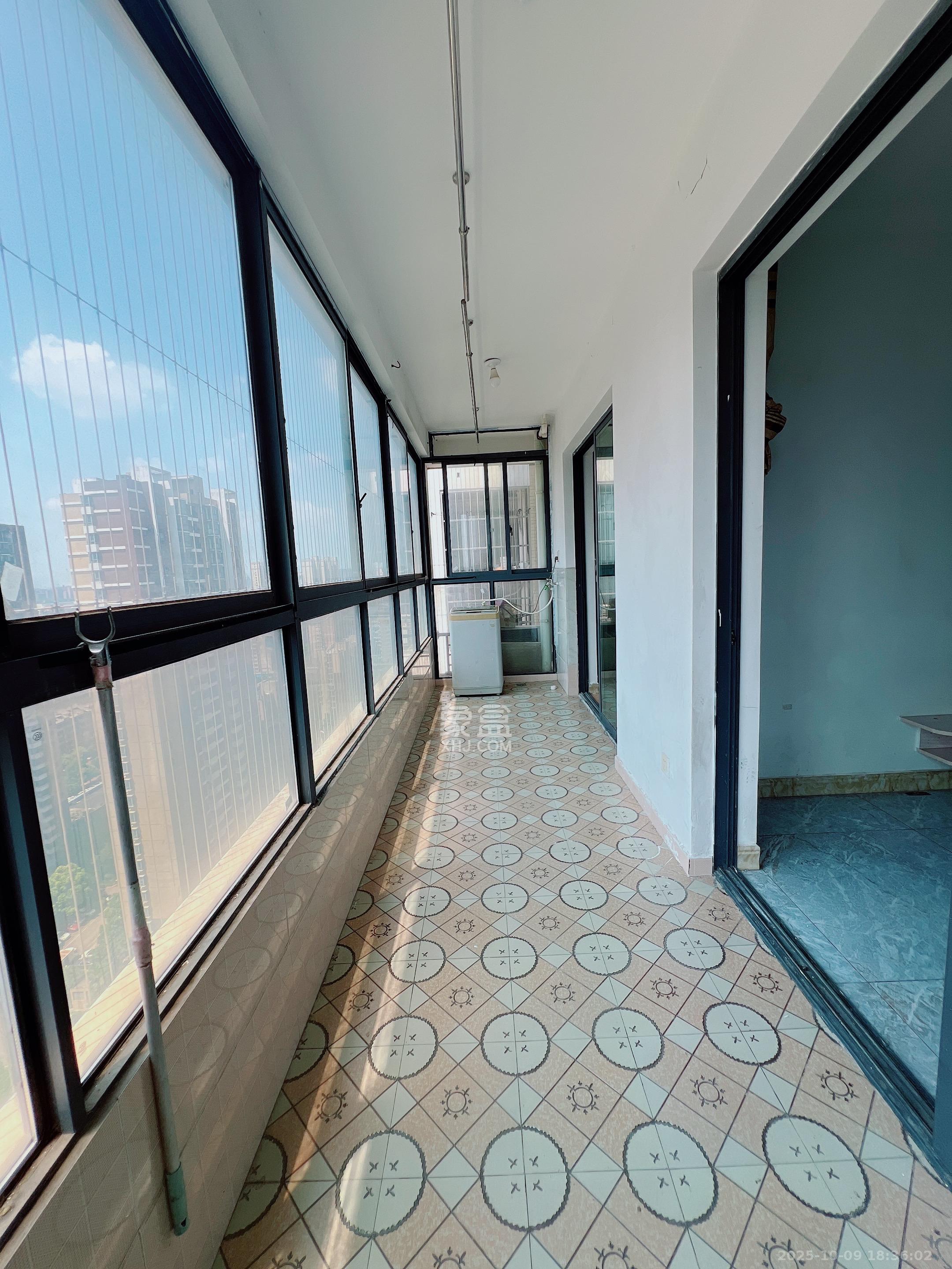 中国铁建国际城二期  2室2厅1卫    1400.0元/月 中国铁建国际城二期  2室2厅1卫    1400.0元/月室内图