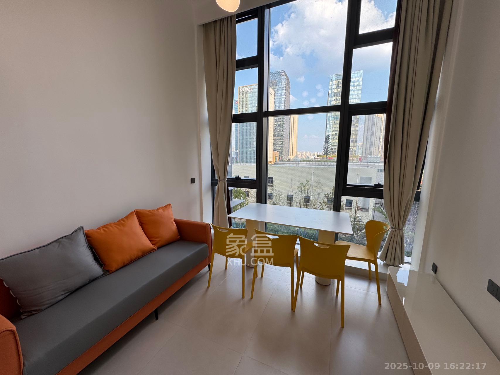 卓越中寰 2室1厅1卫 2700.0元/月 卓越中寰 2室1厅1卫 2700.0元/月室内图