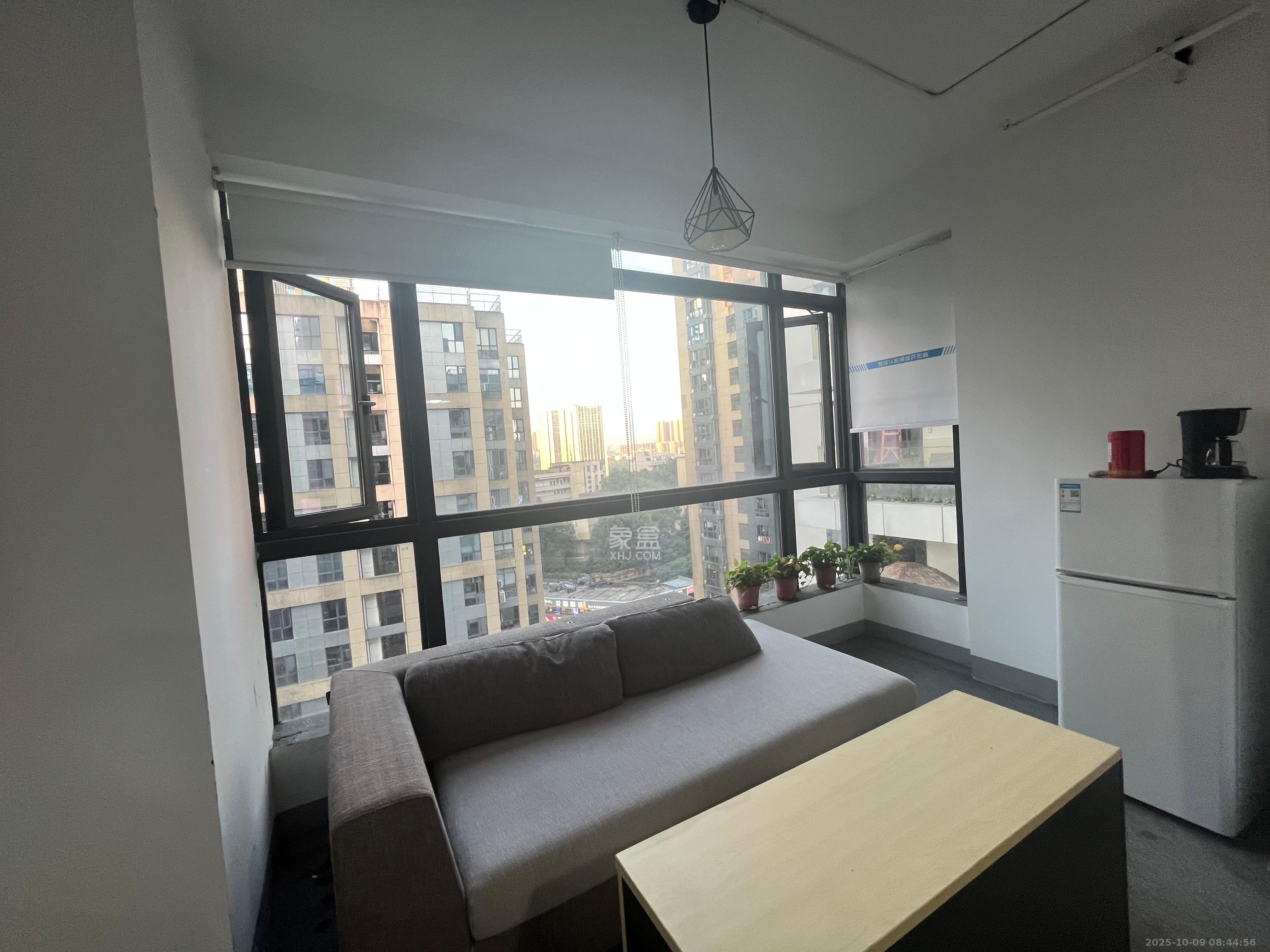 德思勤城市广场（宝格丽公寓）  1室1厅1卫    1600.0元/月室内图