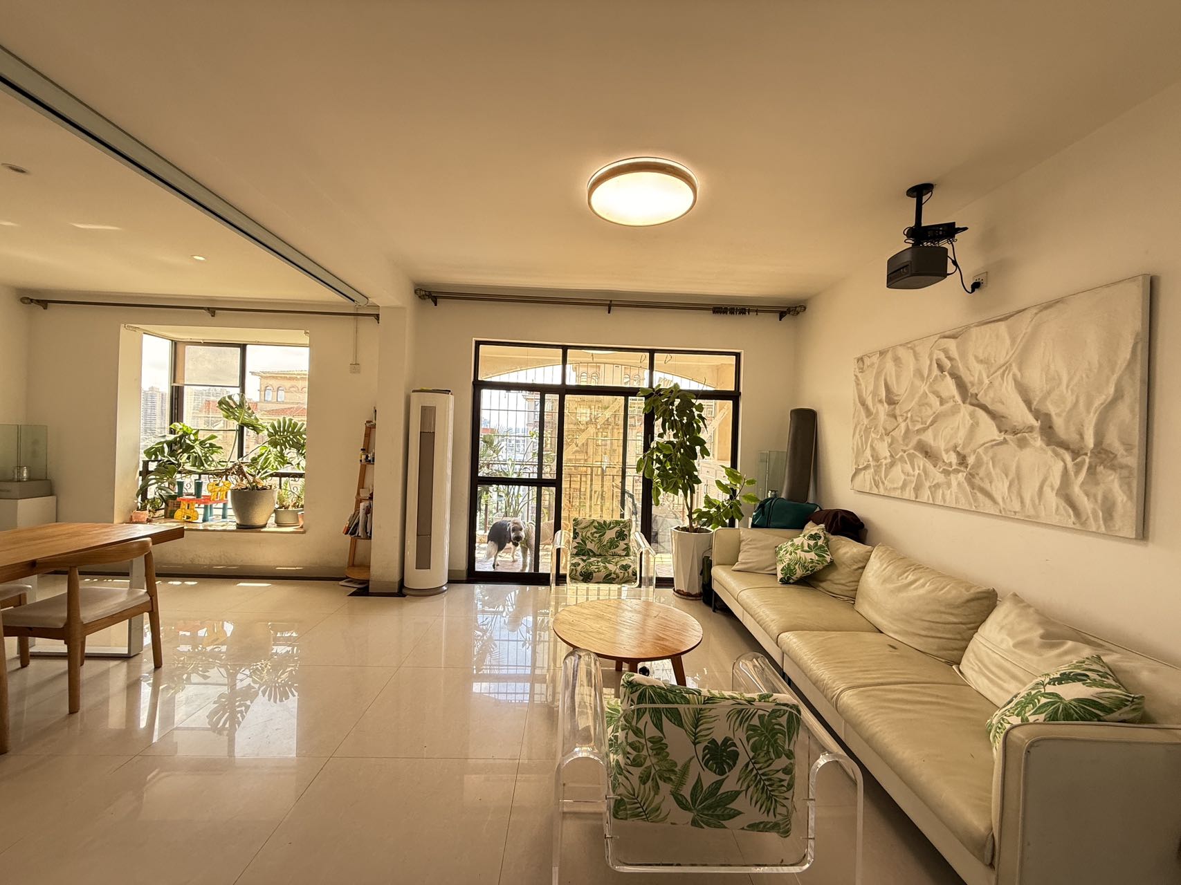 鑫生棕榈泉国际公馆  4室2厅2卫    198.0万 鑫生棕榈泉国际公馆  4室2厅2卫    198.0万室内图