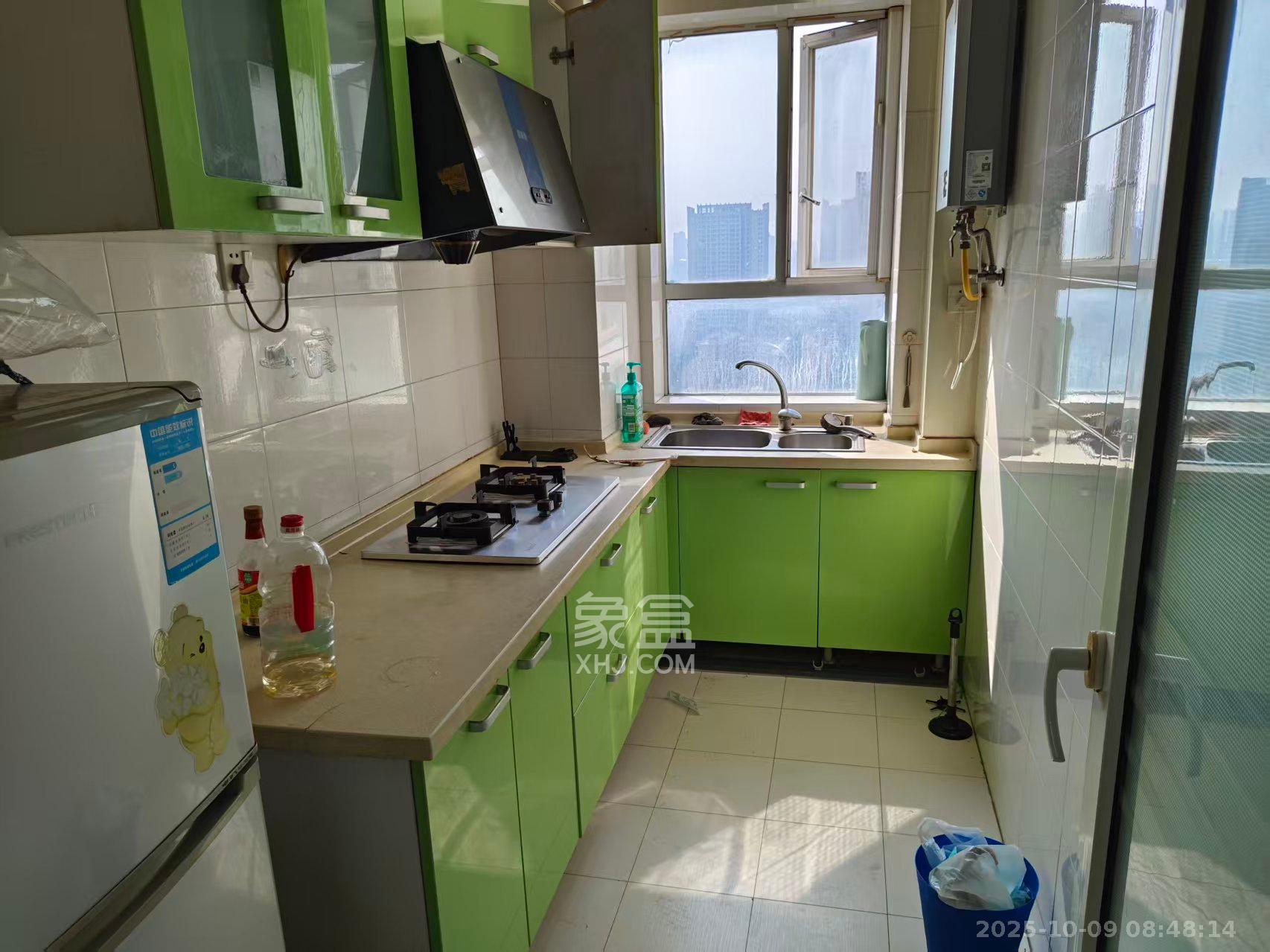 左岸右岸  1室1厅1卫    1600.0元/月 左岸右岸  1室1厅1卫    1600.0元/月室内图