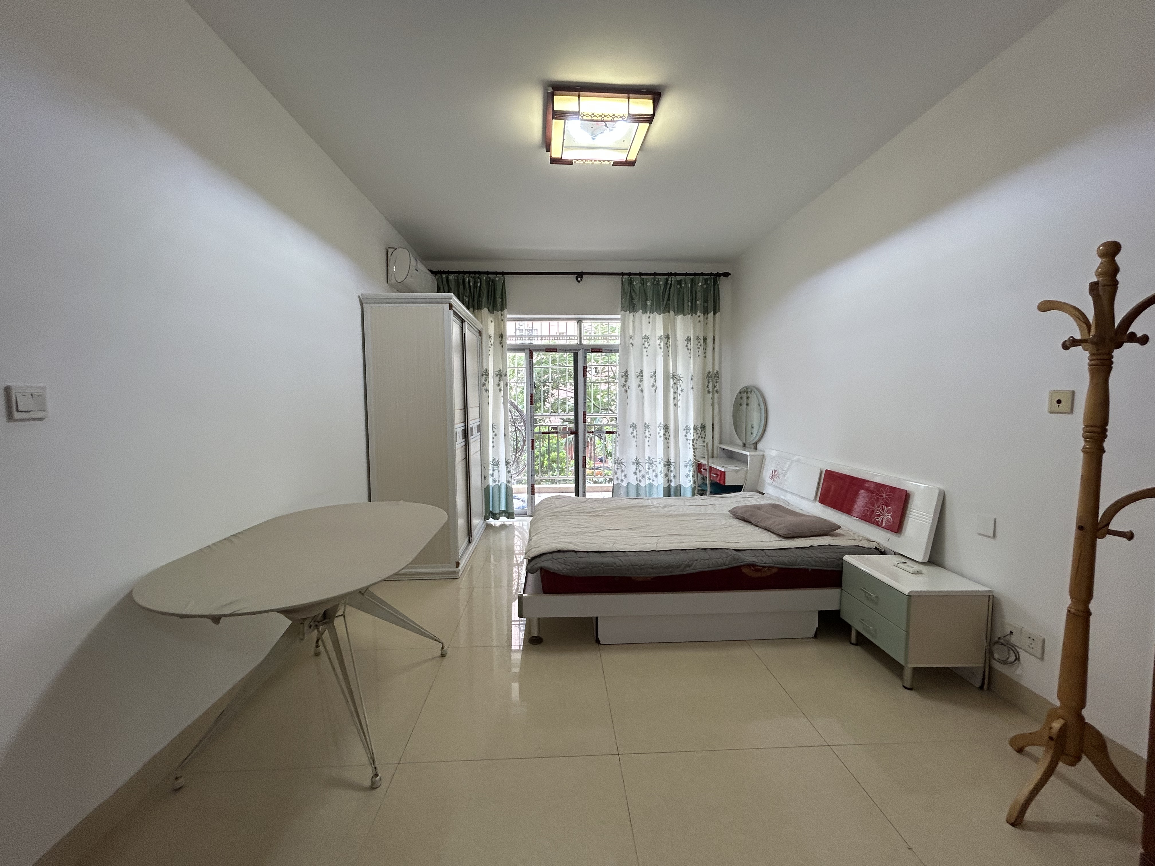 八一小区 3室2厅2卫 2700.0元/月 八一小区 3室2厅2卫 2700.0元/月室内图