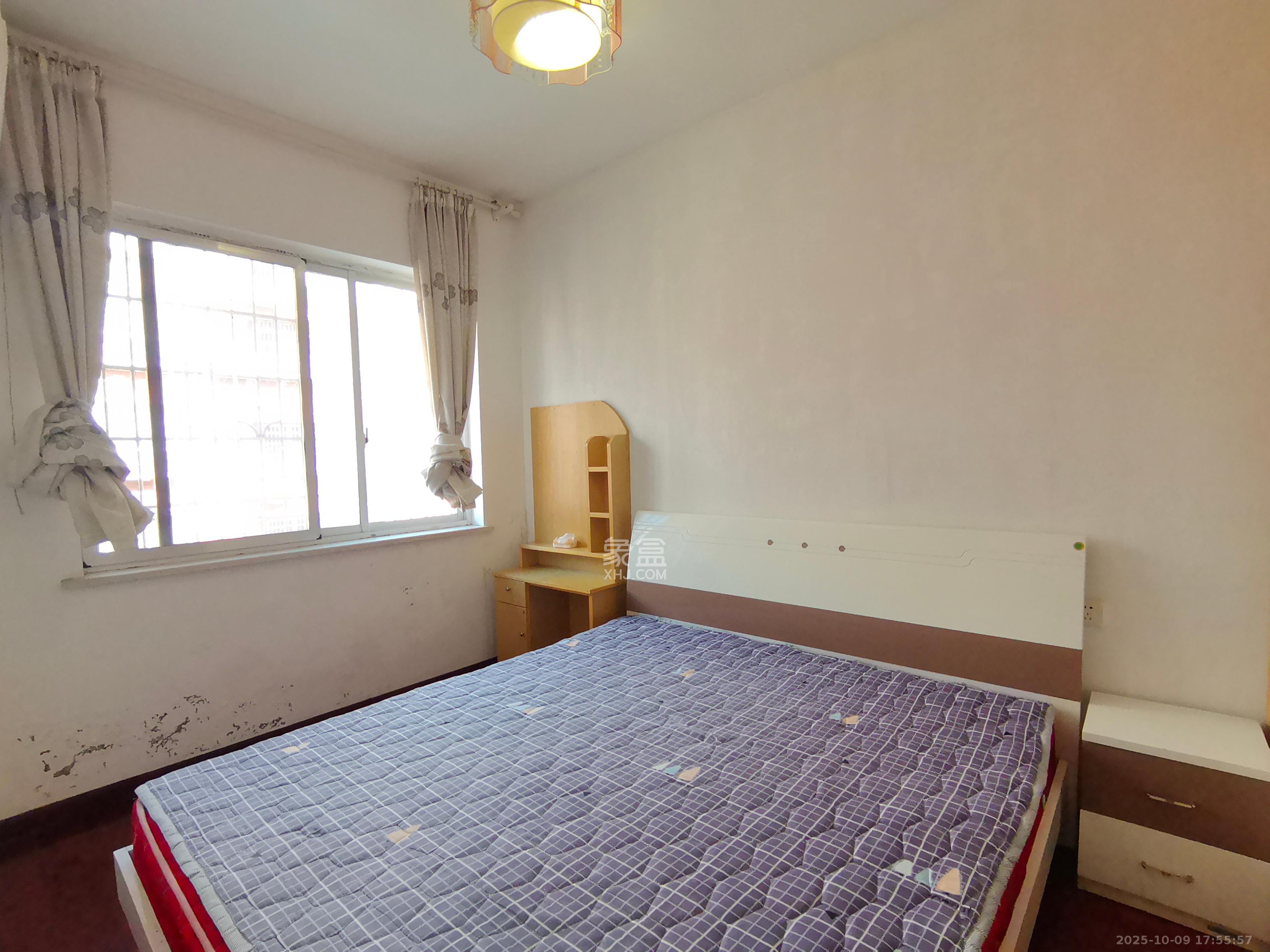 金铃东苑 2室2厅1卫 800.0元/月 金铃东苑 2室2厅1卫 800.0元/月室内图