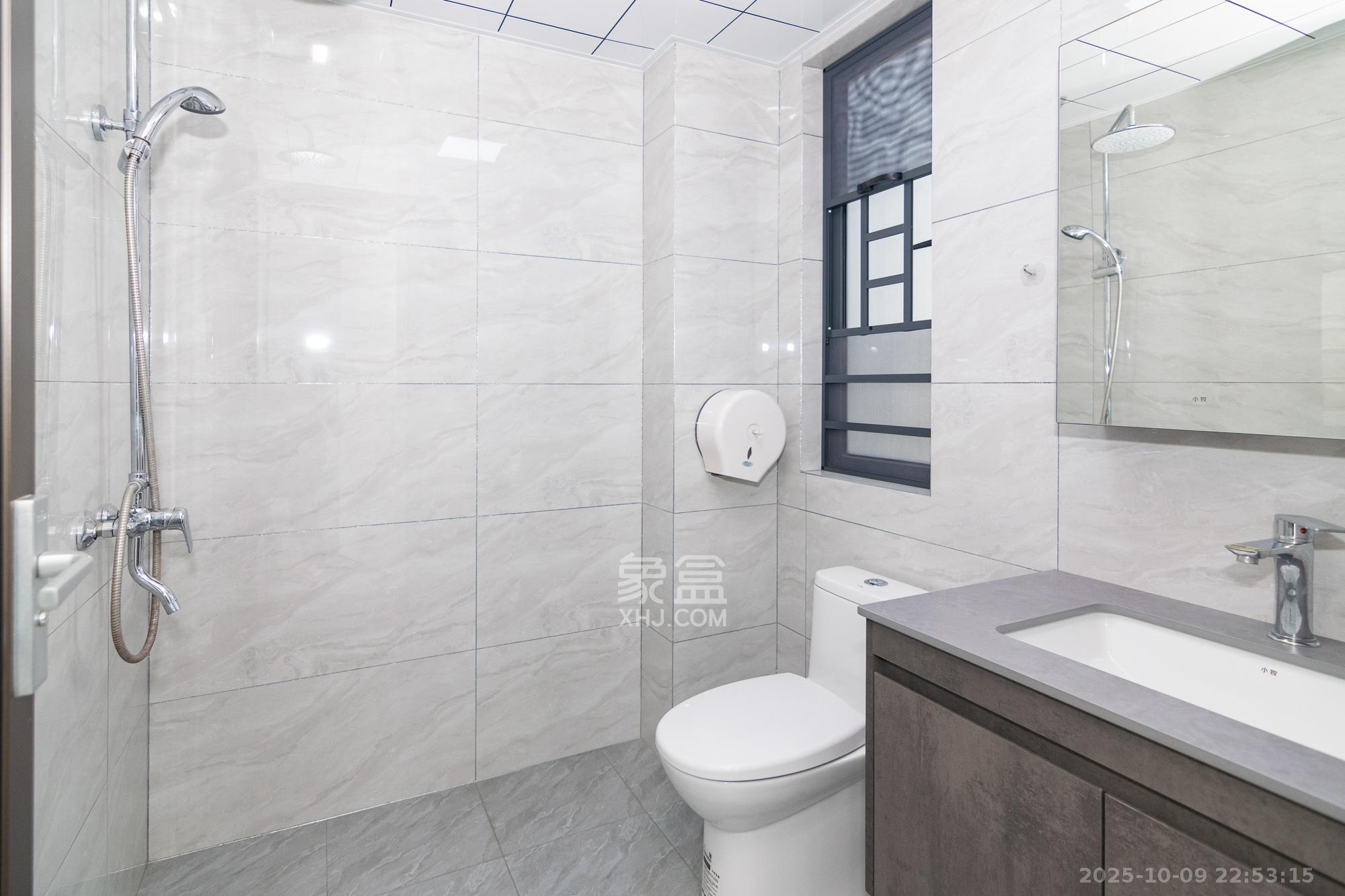 澳海月亮湾  3室2厅2卫    69.8万卫生间