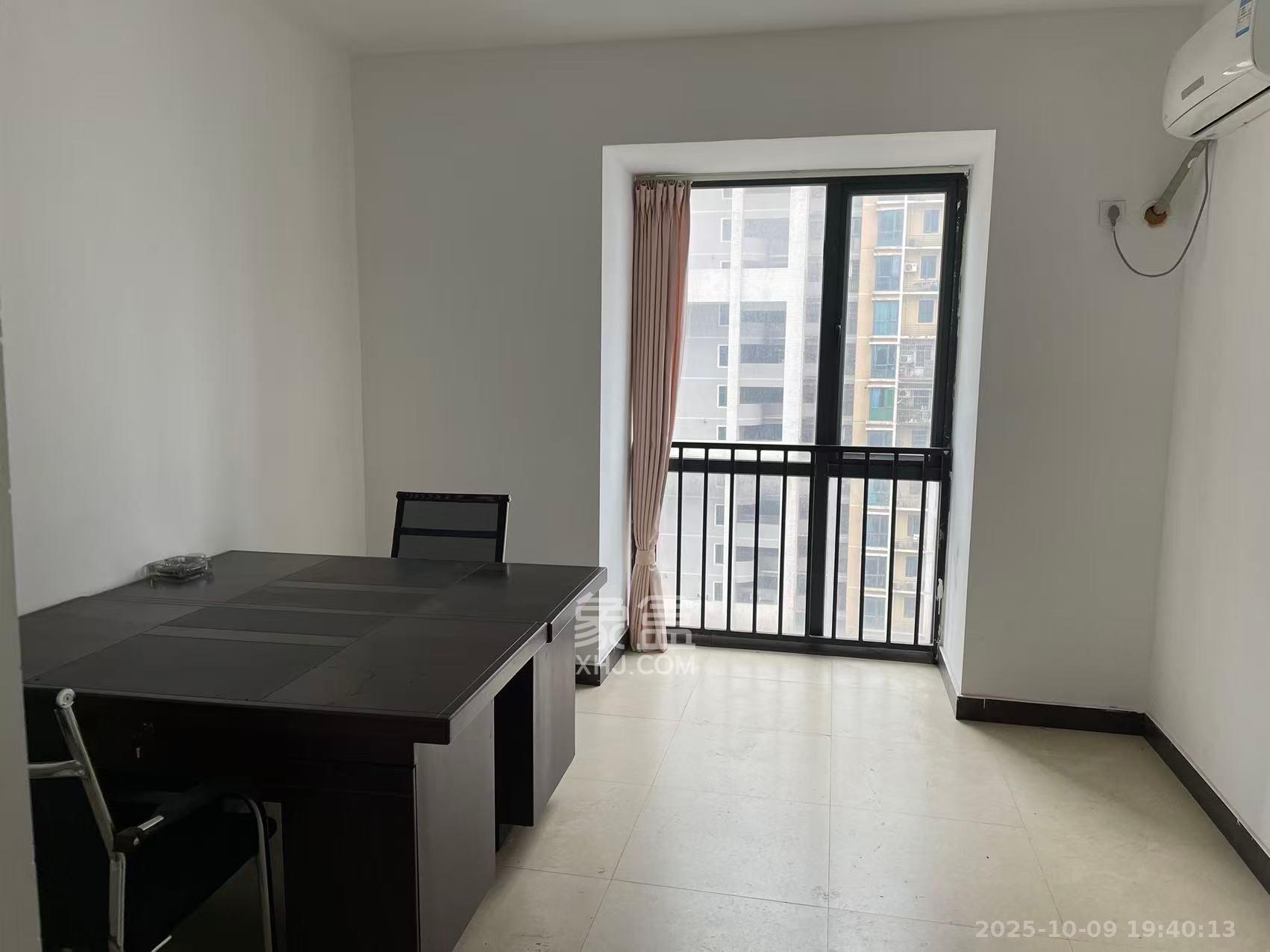 凯通国际城(凯通朝庭)  1室2厅1卫    2200.0元/月 凯通国际城(凯通朝庭)  1室2厅1卫    2200.0元/月室内图1