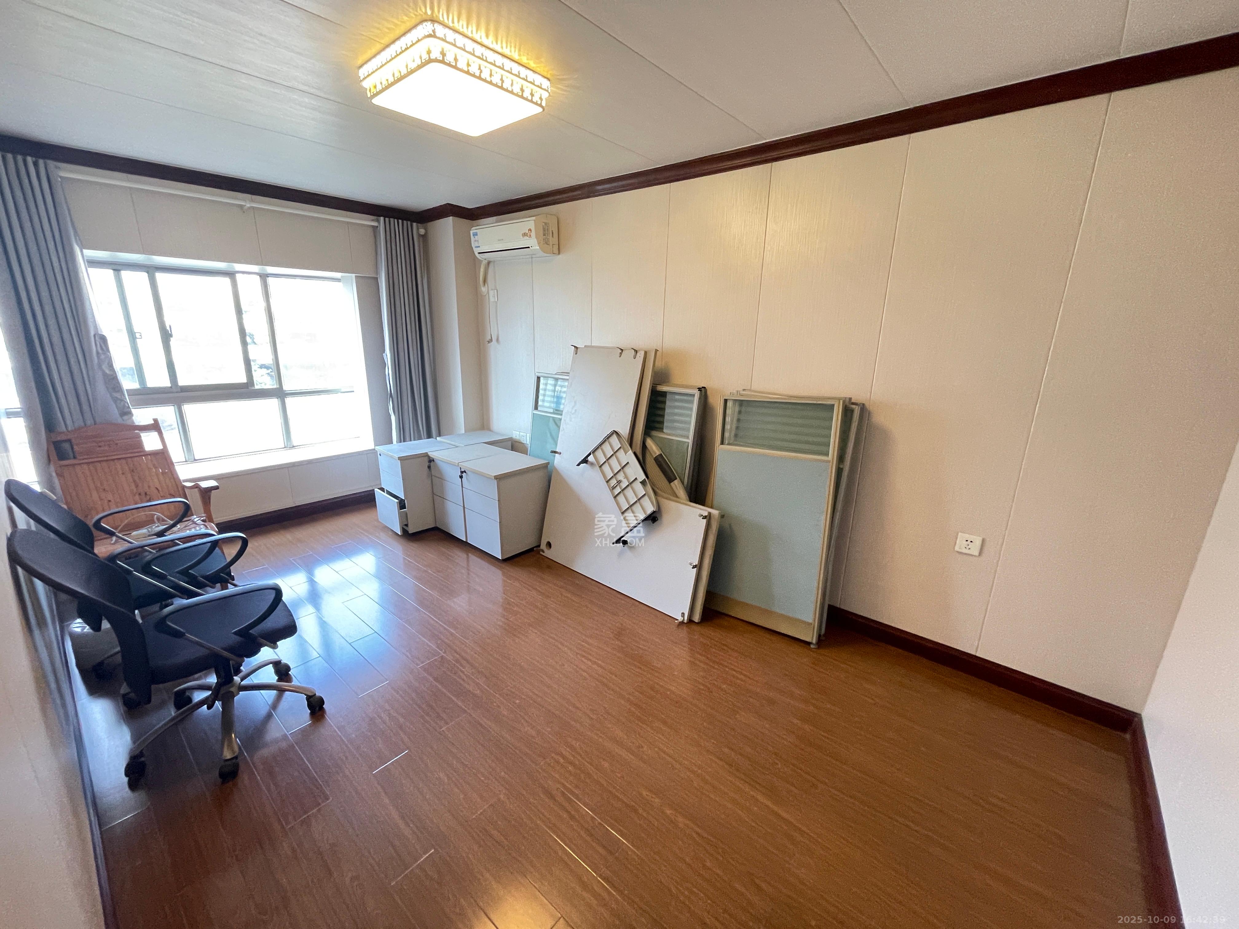 南国嘉苑  5室2厅3卫    4500.0元/月室内图