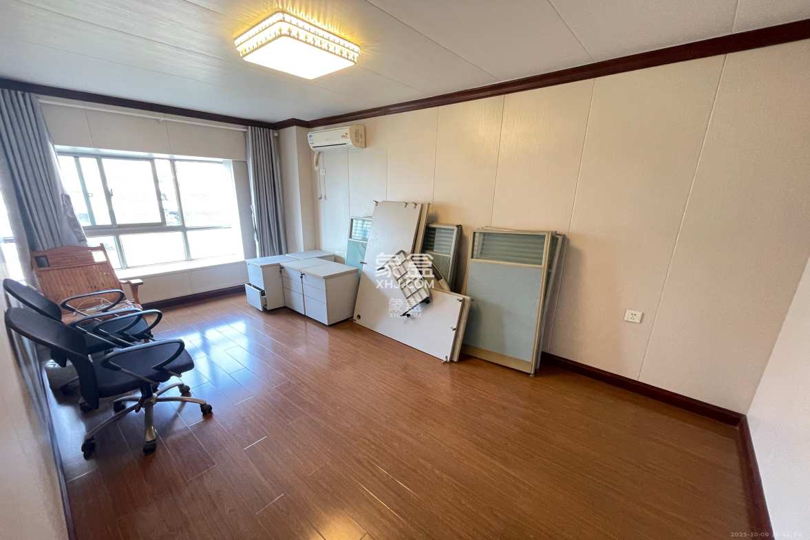 南国嘉苑  5室2厅3卫    4500.0元/月 南国嘉苑  5室2厅3卫    4500.0元/月室内图