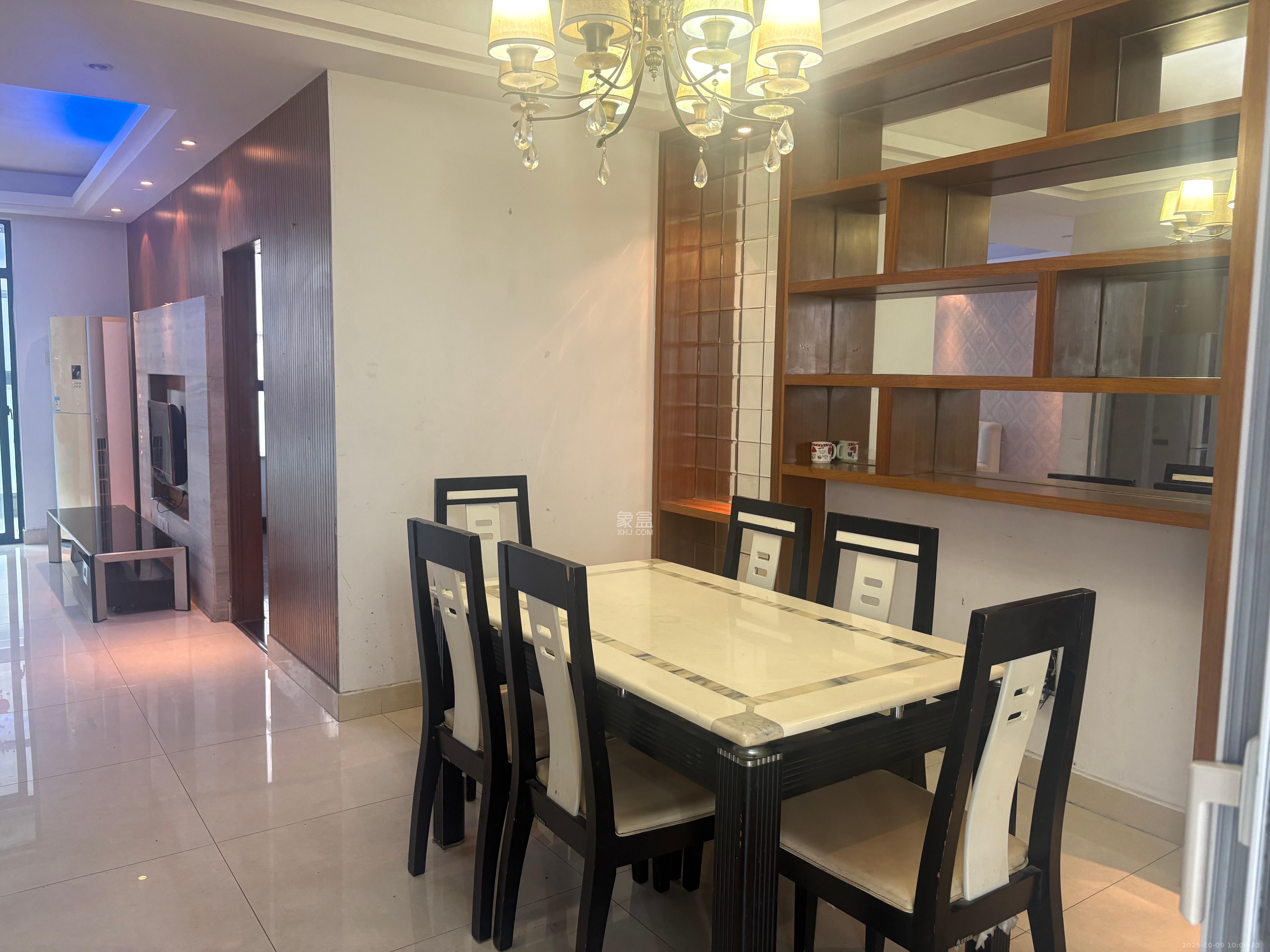 湘江世纪城望江苑  3室2厅2卫    2400.0元/月 湘江世纪城望江苑  3室2厅2卫    2400.0元/月室内图