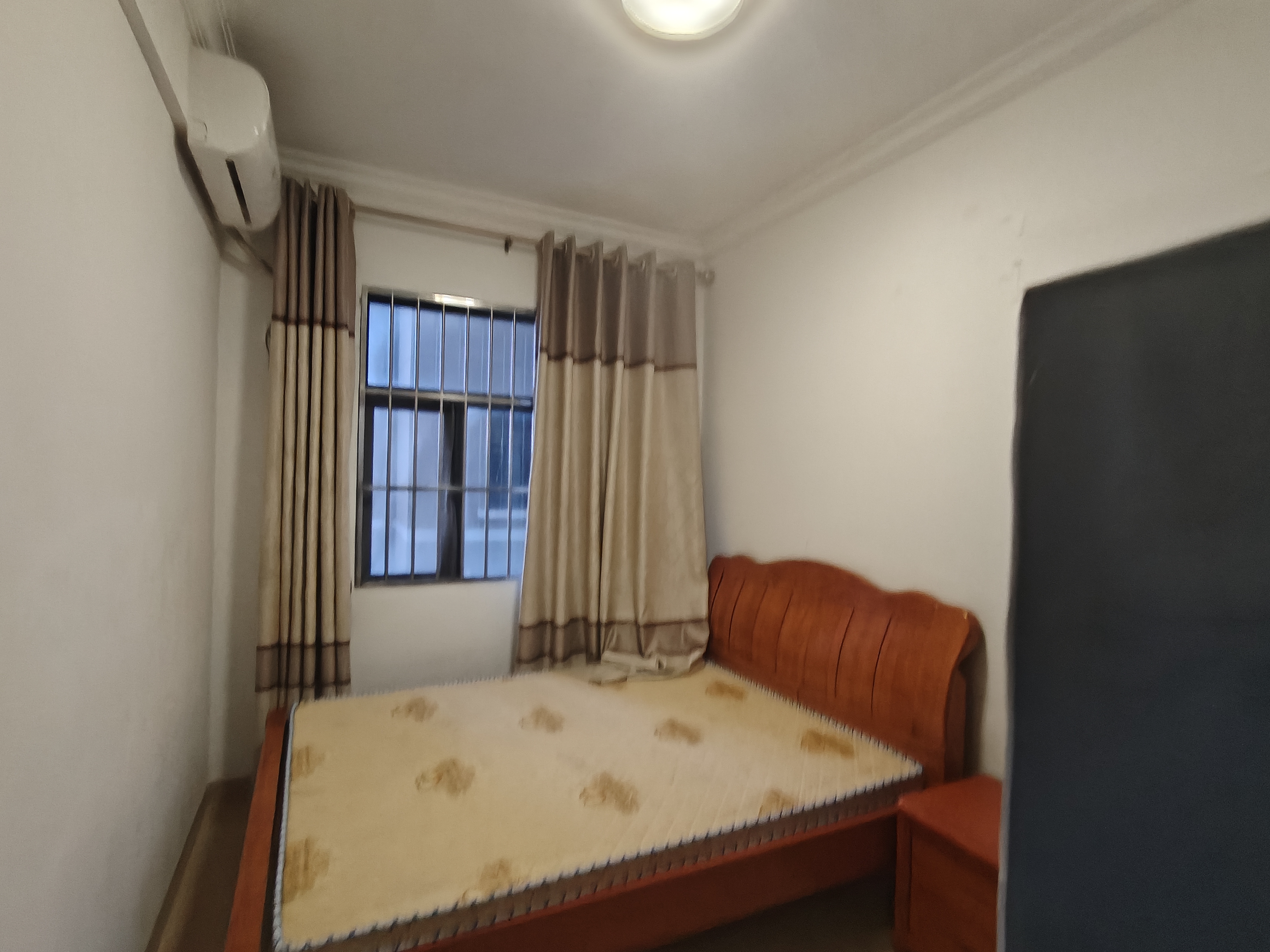 海侨花园  3室2厅1卫    2700.0元/月 海侨花园  3室2厅1卫    2700.0元/月室内图