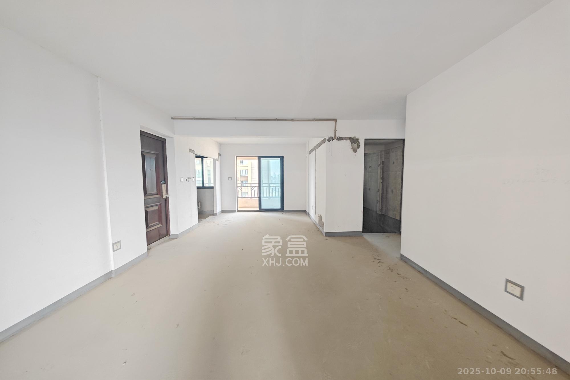 建发中央悦府  4室2厅2卫    260.0万