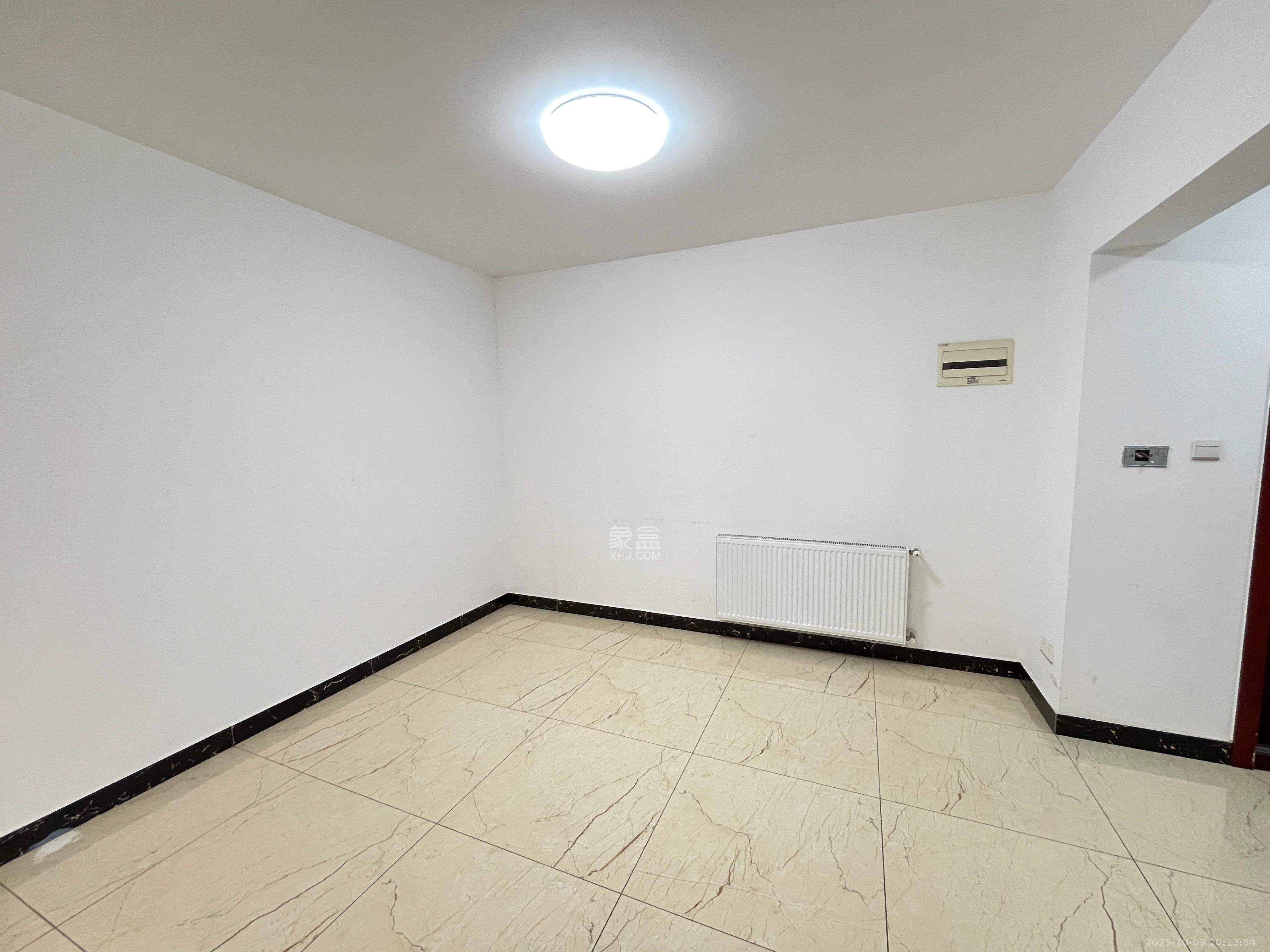 八方小区C区 3室2厅2卫 3500.0元/月 八方小区C区 3室2厅2卫 3500.0元/月室内图