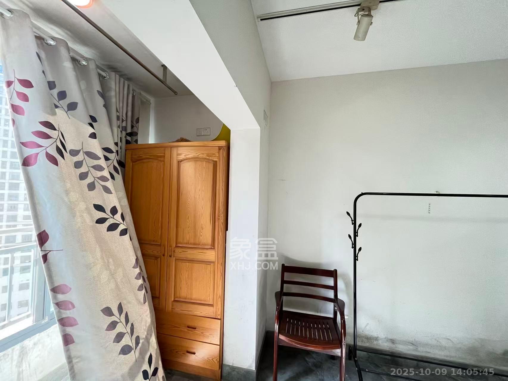 保利麓谷林语I区  1室1厅1卫    1300.0元/月室内图