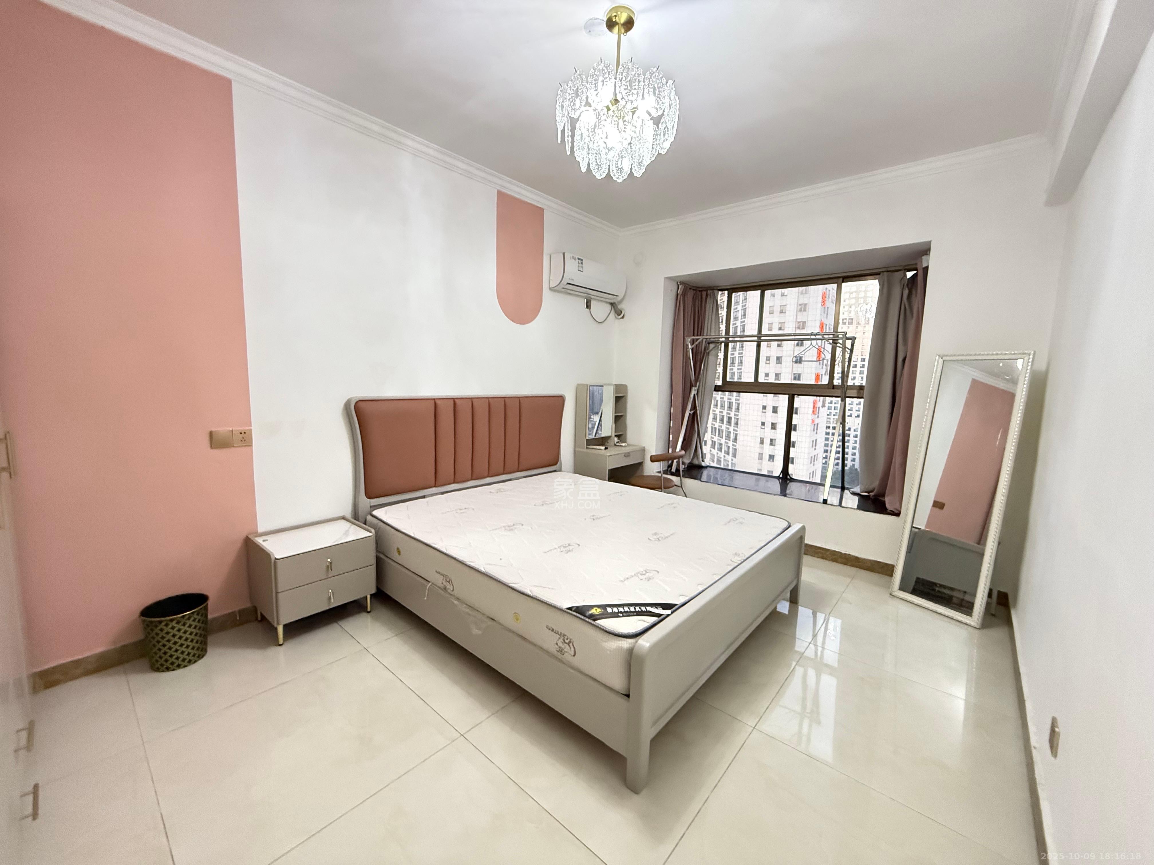 芙蓉同发  1室1厅1卫    2400.0元/月室内图