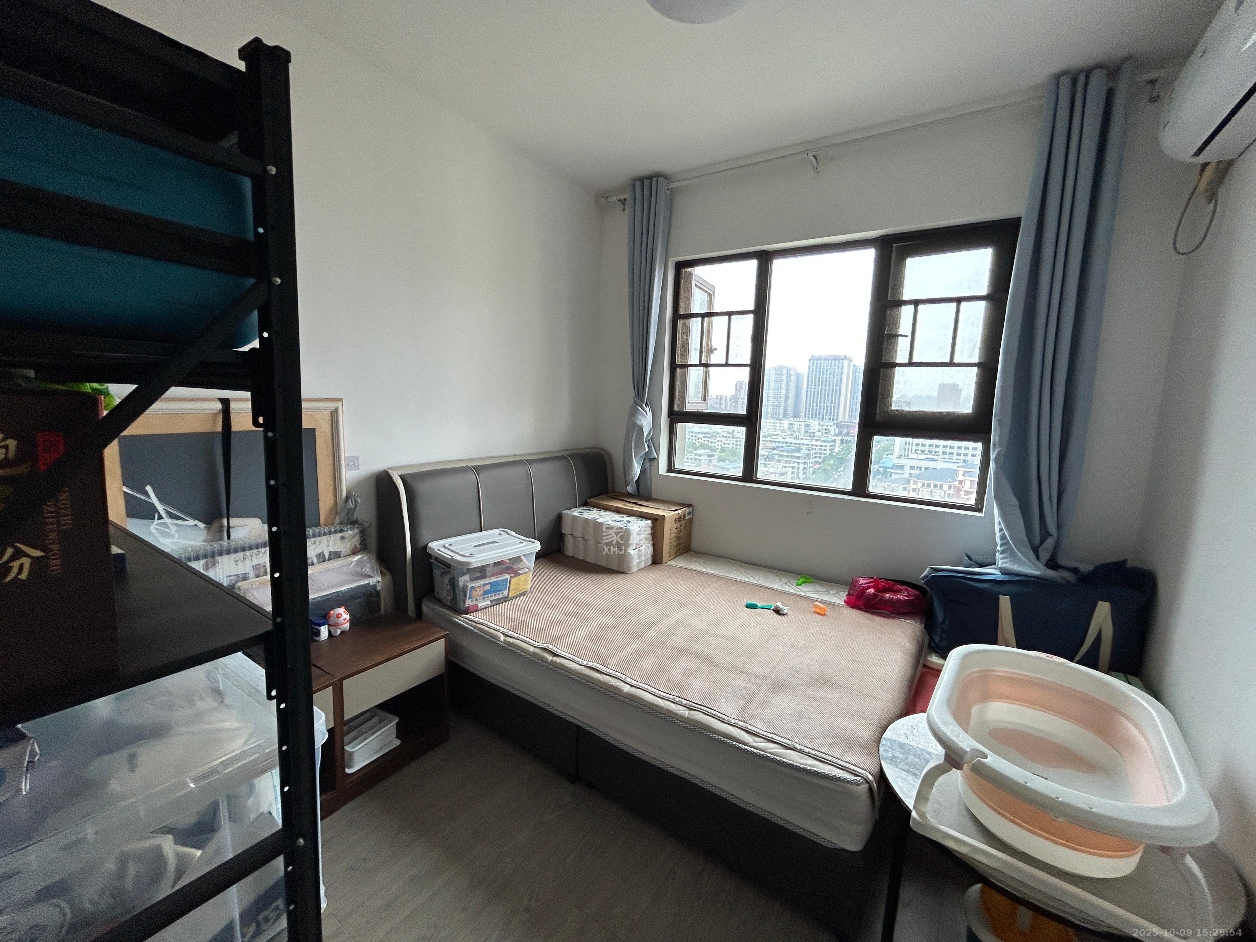 华润琨瑜府  4室2厅2卫    3800.0元/月室内图