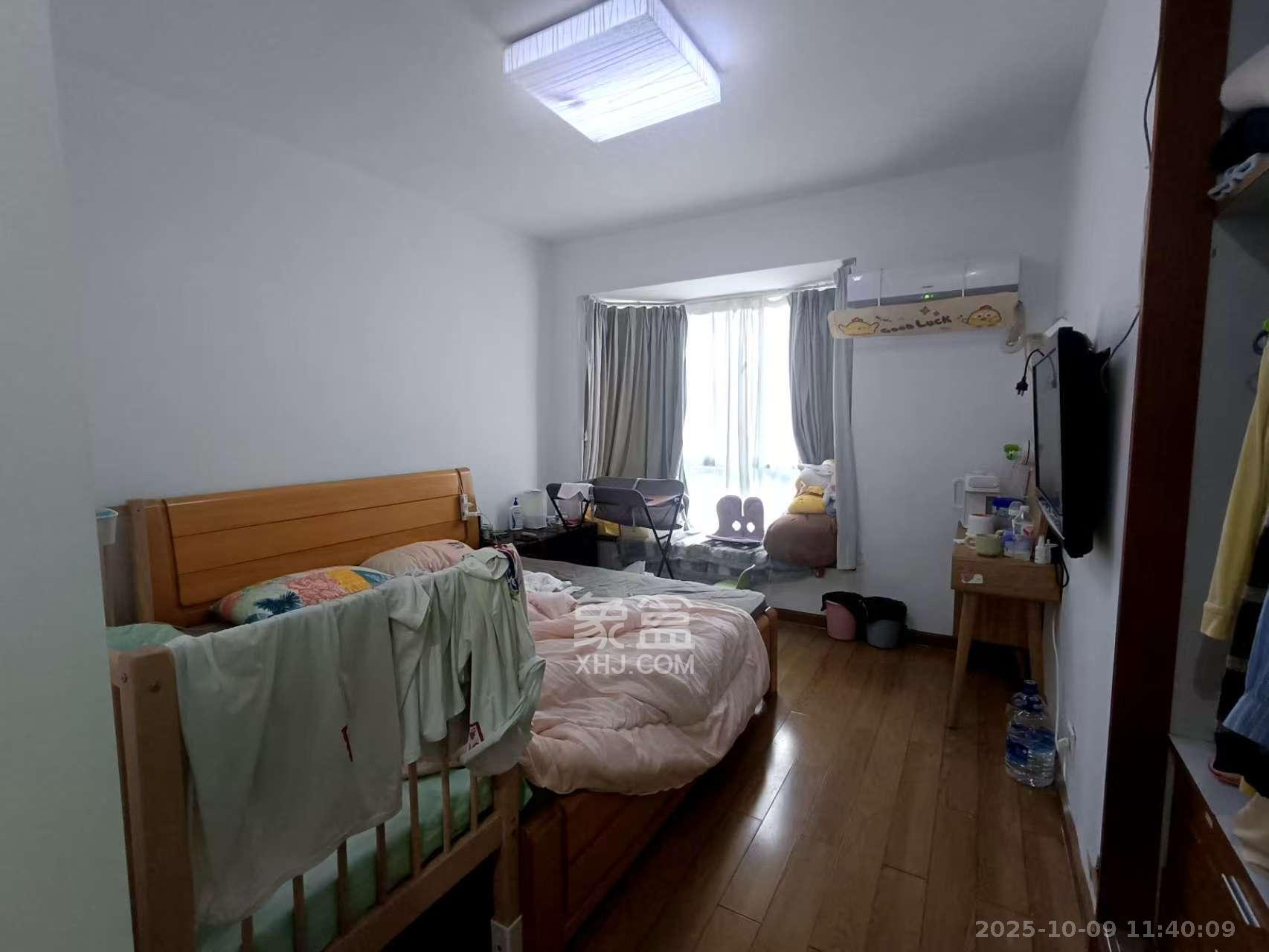 山水庭院  3室2厅1卫    2300.0元/月室内图