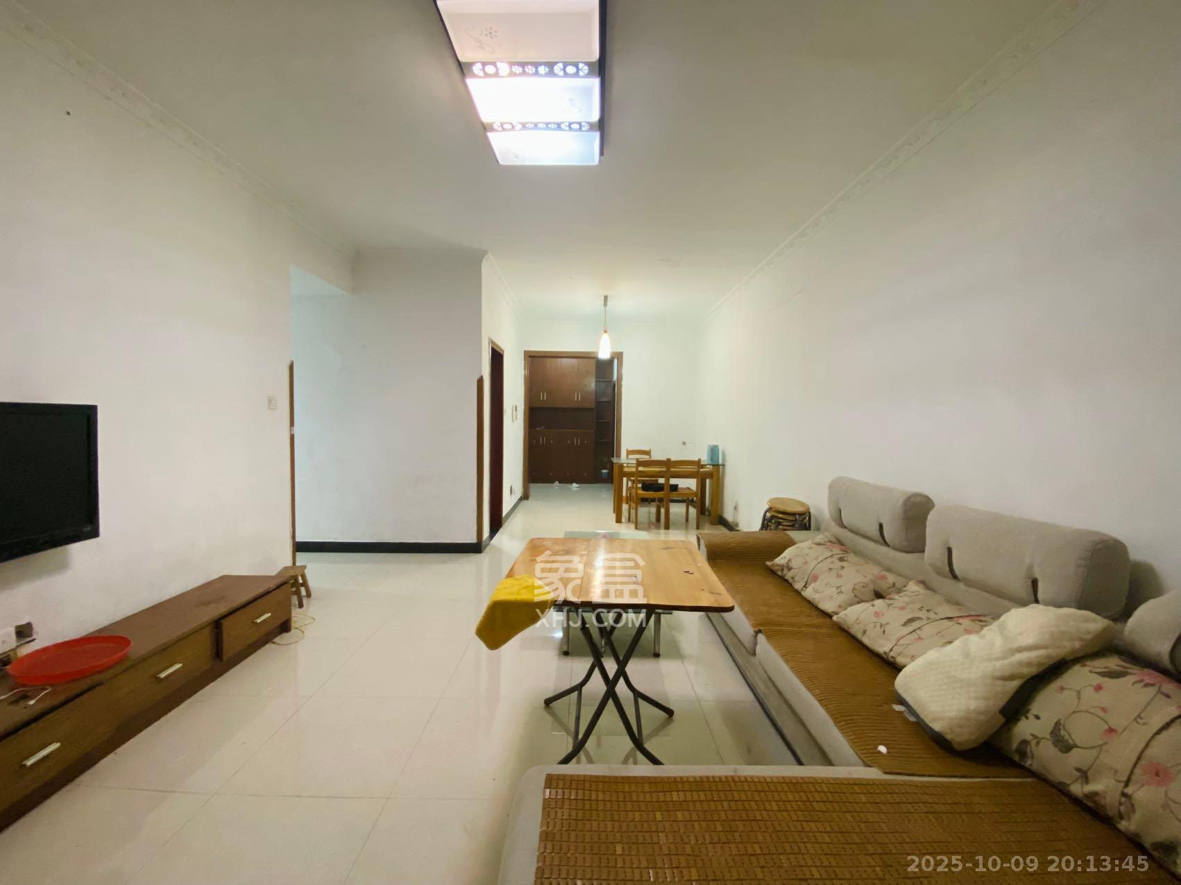 尚东紫郡  1室0厅0卫    2600.0元/月 尚东紫郡  1室0厅0卫    2600.0元/月室内图