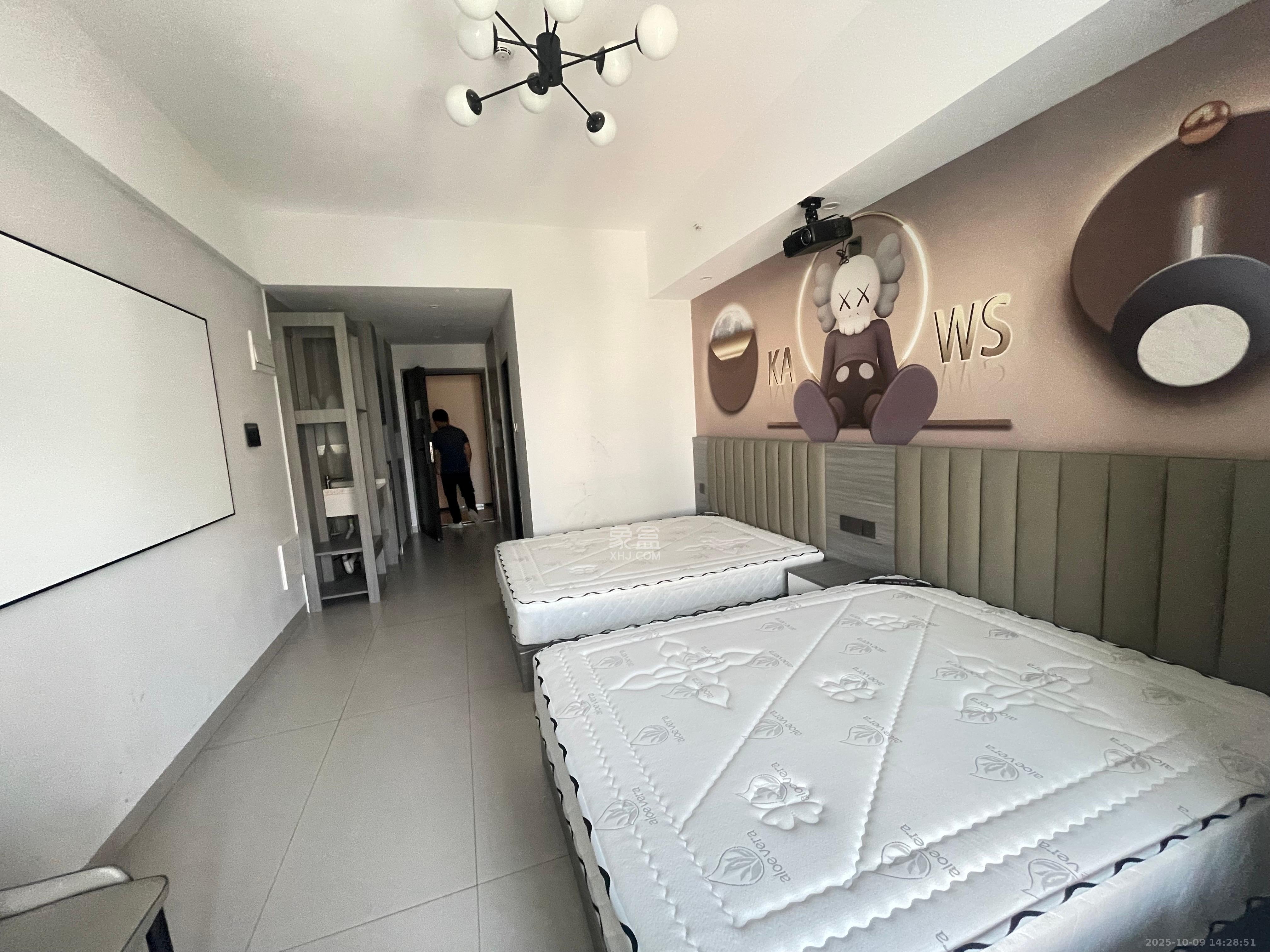 华润置地中心 1室1厅1卫 2000.0元/月 华润置地中心 1室1厅1卫 2000.0元/月室内图